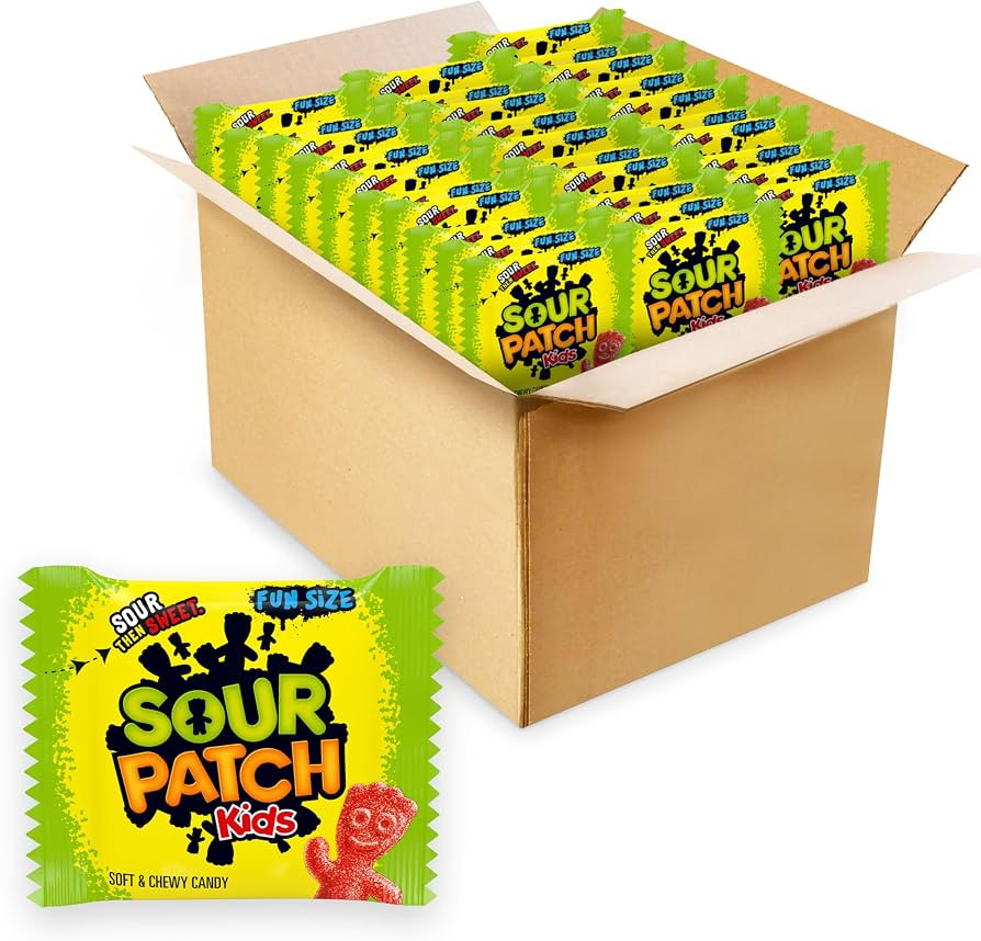 SOUR PATCH KIDS Soft & Chewy Gummy Candy, Bulk Candy, 140 Snack Packs | Amazon (US)