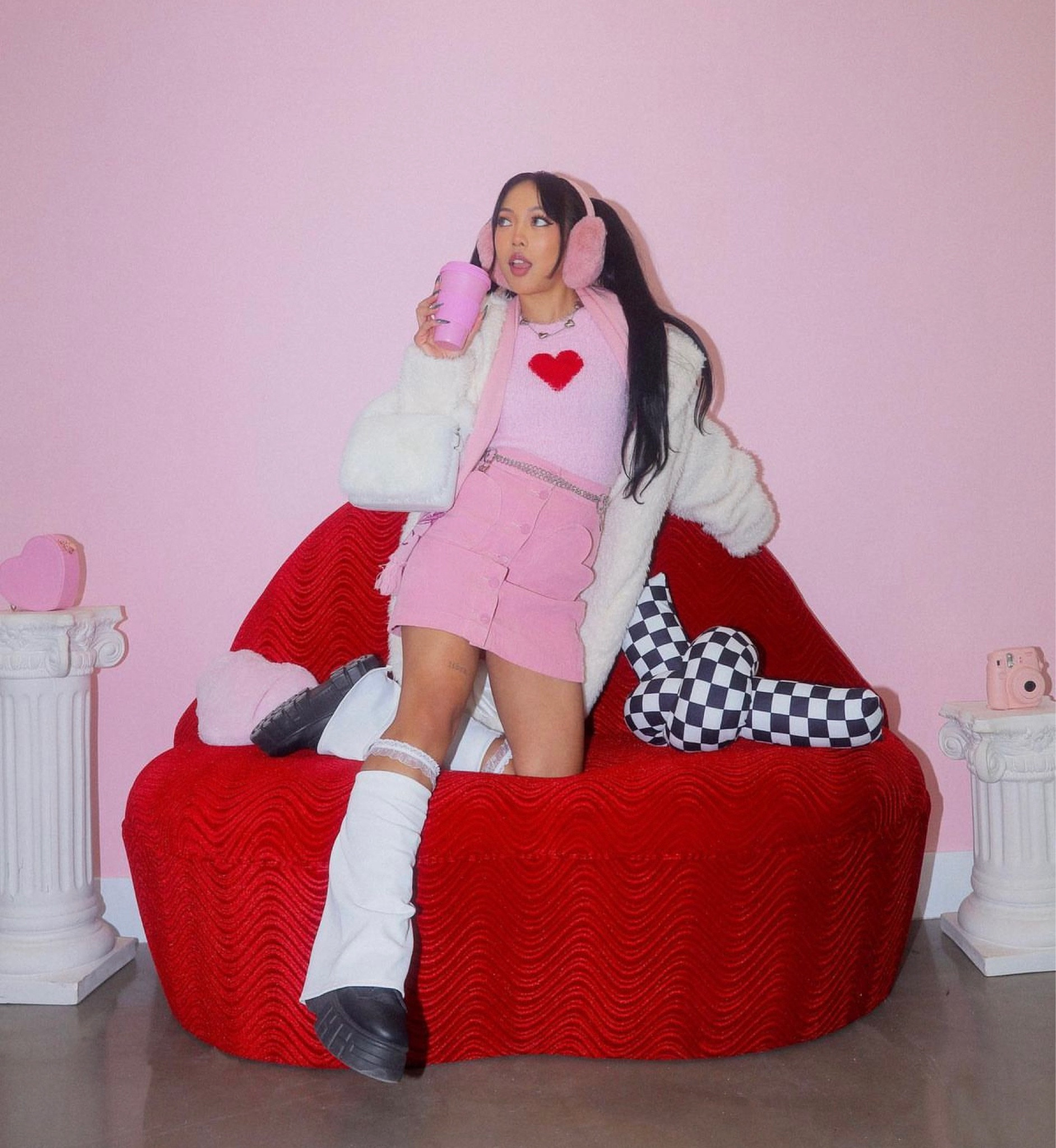 It's love season so let's start loving our planet more 💗

** im more of a sustainable shopper nowadays however I still wear old clothes from brands that I no longer support. I will cont to post the exact item even if it’s from fast fashion brands bc I understand that price point is a necessity for some, however will also link a similar, more sustainable option as well **