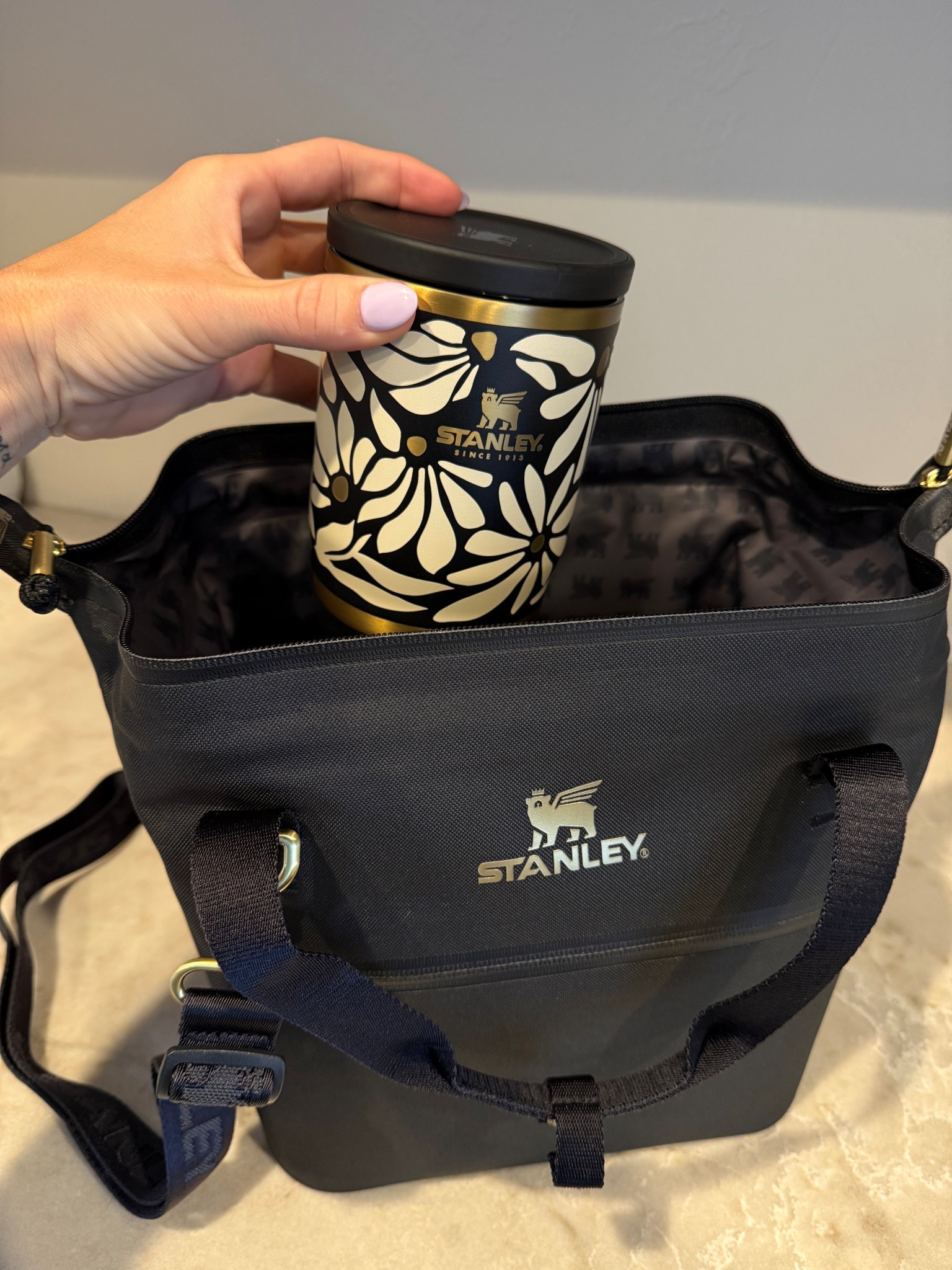 Sports moms—this Stanley food jar is a game changer 🙌 It keeps meals hot or cold for hours (think mac & cheese, pasta, fruit, or overnight oats) when you’re running from practice to practice. Leakproof, easy to toss in your bag, and finally a way to have real food on those crazy nights. @stanley_brand #stanleypartner


#LTKTravel #LTKKids #LTKmomlife