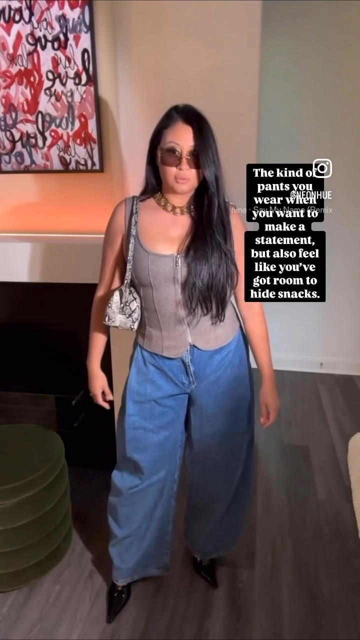 These barrel jeans from Zara are the ultimate statement piece! 🙌 They’ve got that perfect mix of comfy + edgy, with enough room to keep things fun—aka the pants that say ‘I’m here to party, and I’ve got space to move around!’ 🎉 Whether you call them curved taper, balloon fit, or just a style revolution, they add major attitude to any outfit. How would you rock these jeans? I’m obsessed! 💙👖 #BarrelJeans #DenimStyle #ZaraFinds #StatementJeans #DenimLovers 

#LTKMidsize #LTKFindsUnder50 #LTKSummerEdit