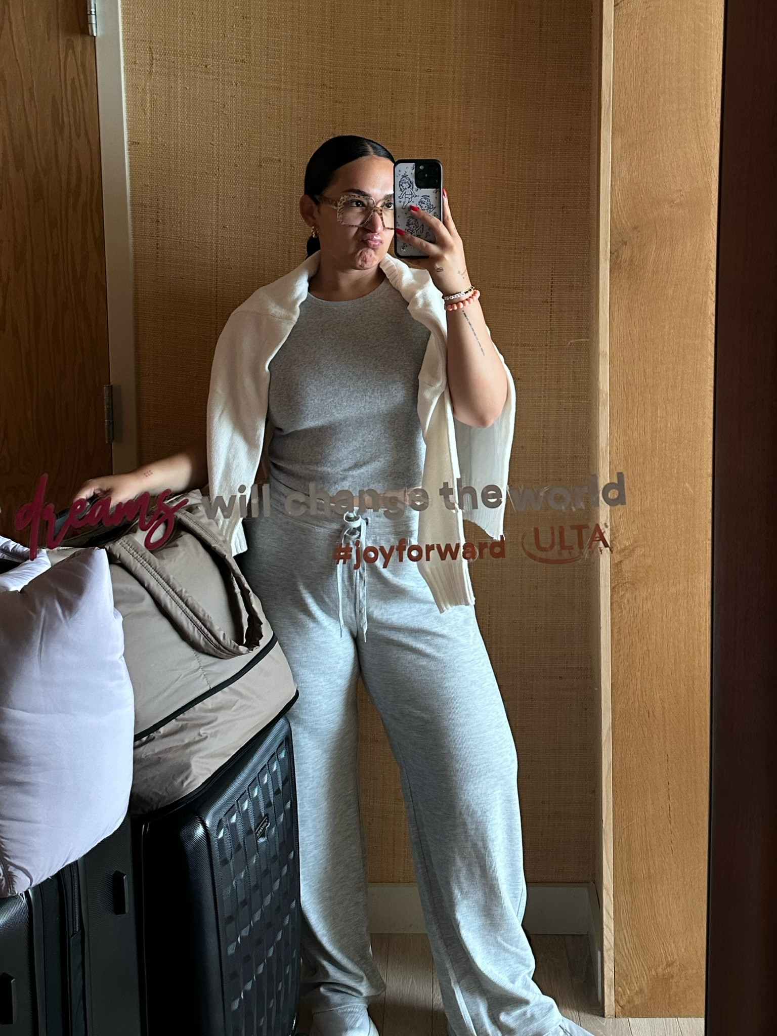 cute comfy outfit for the airport always 

#LTKSummerSales #LTKStyleTip