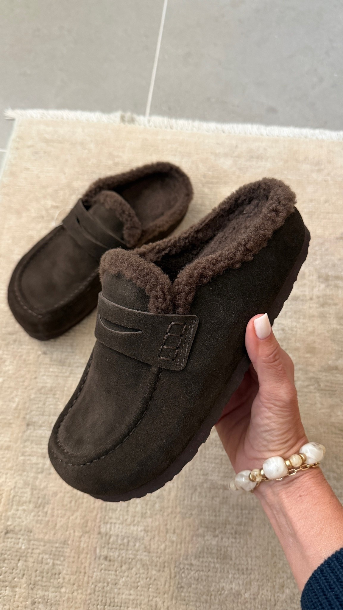 I do love these cozy shoes from Amazon! Lots of use around the house right now