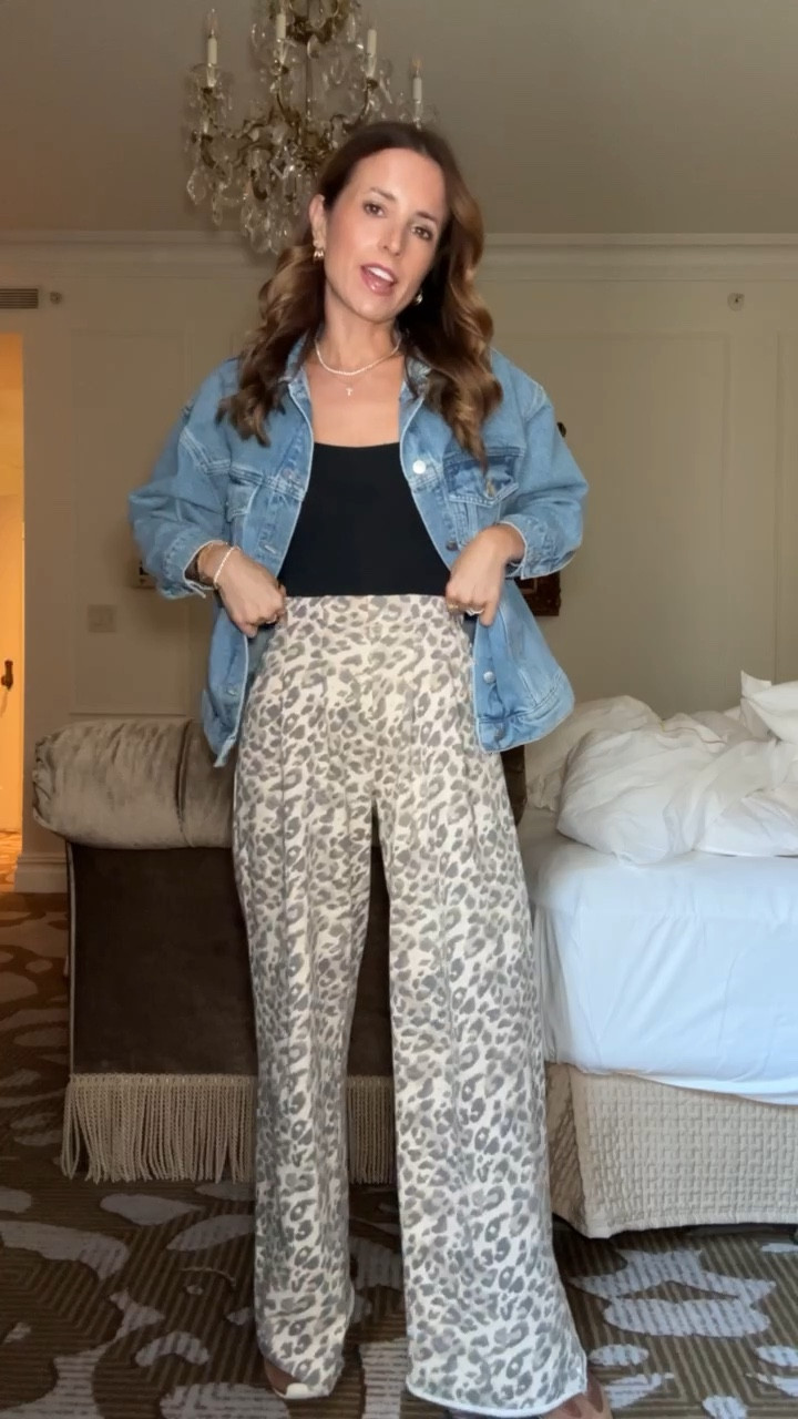 My travel outfit of the day! Leopard trouser style sweatpants in XXS regular. Denim jacket in XXS petite. Tory Burch suede sneakers are SO comfy! I went up half a size! Fall outfit. Airport outfit. MZ Wallace quilted travel tote. 


#LTKGiftGuide #LTKootd #LTKTravel