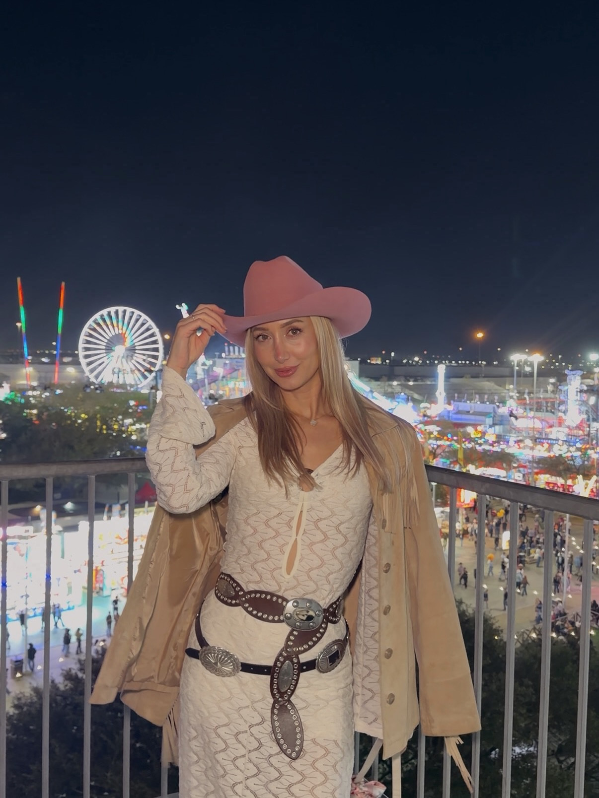 Okay but seeing @chrisstapleton live at the @rodeohouston was even better than I expected! Thank you @spotify for the invite. Who else was there? #houstonrodeo

#LTKFestival