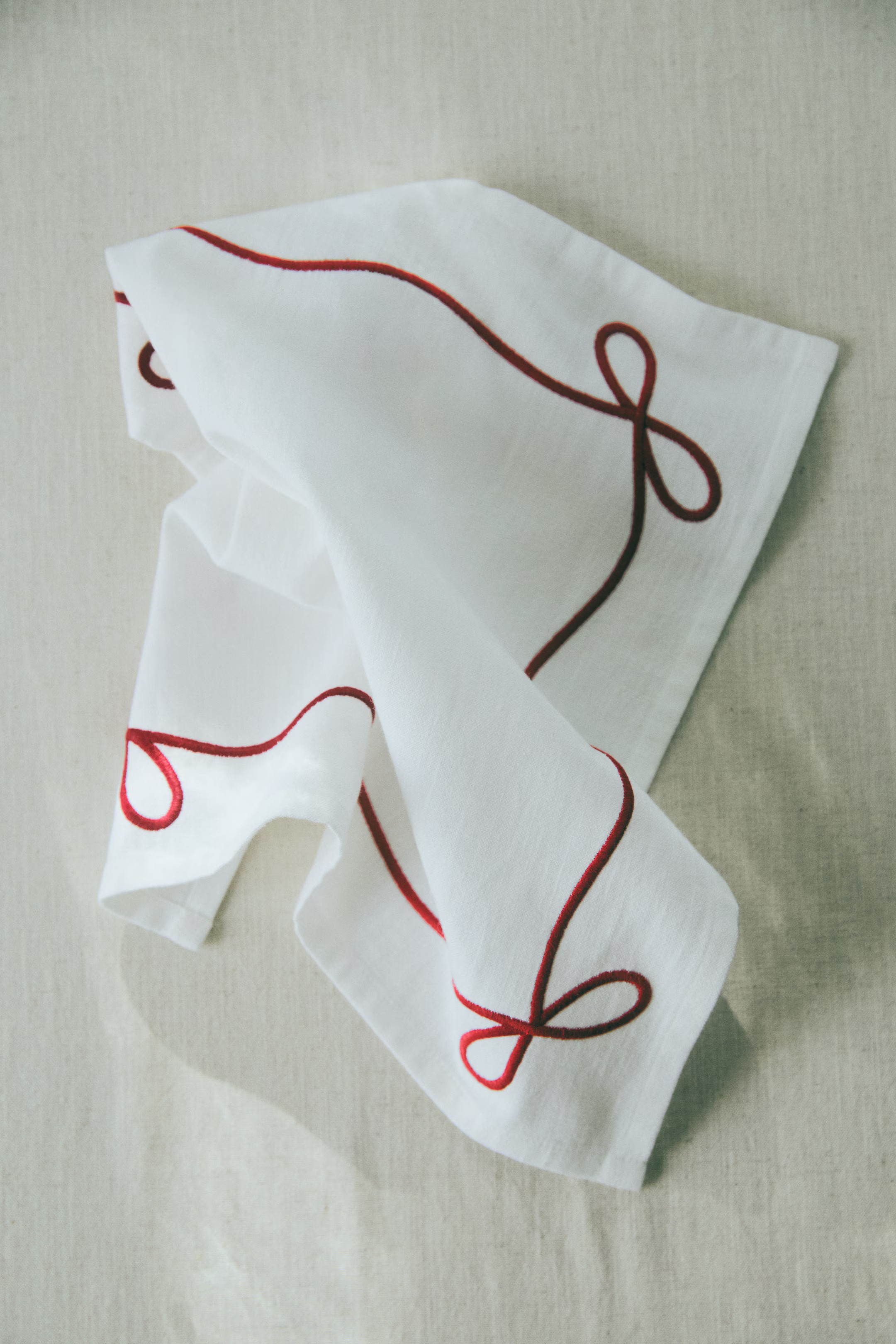 4-pack embroidered napkins | H&M (UK, MY, IN, SG, PH, TW, HK)
