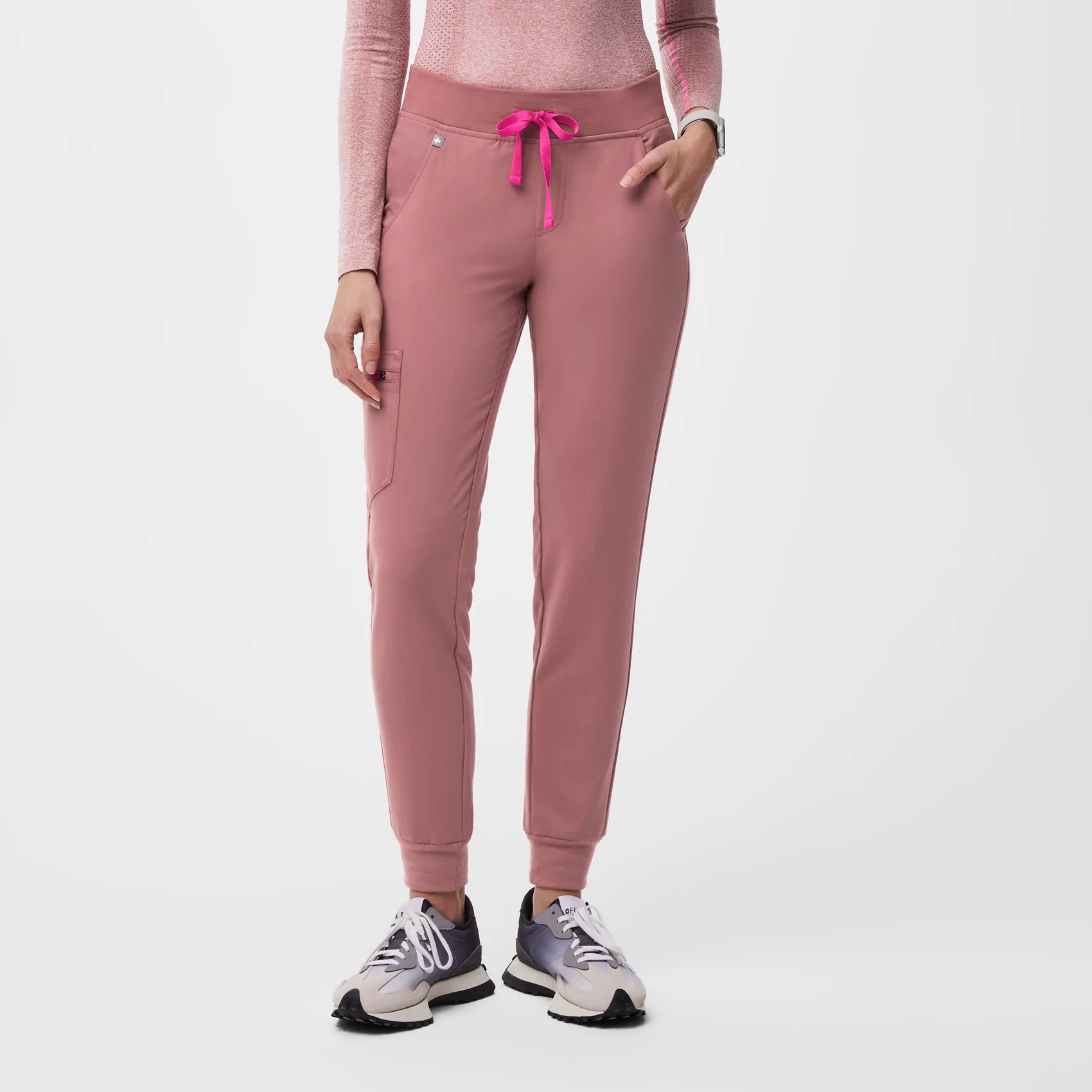 Women's Zamora™ Jogger Scrub Pants - Mauve · FIGS | FIGS