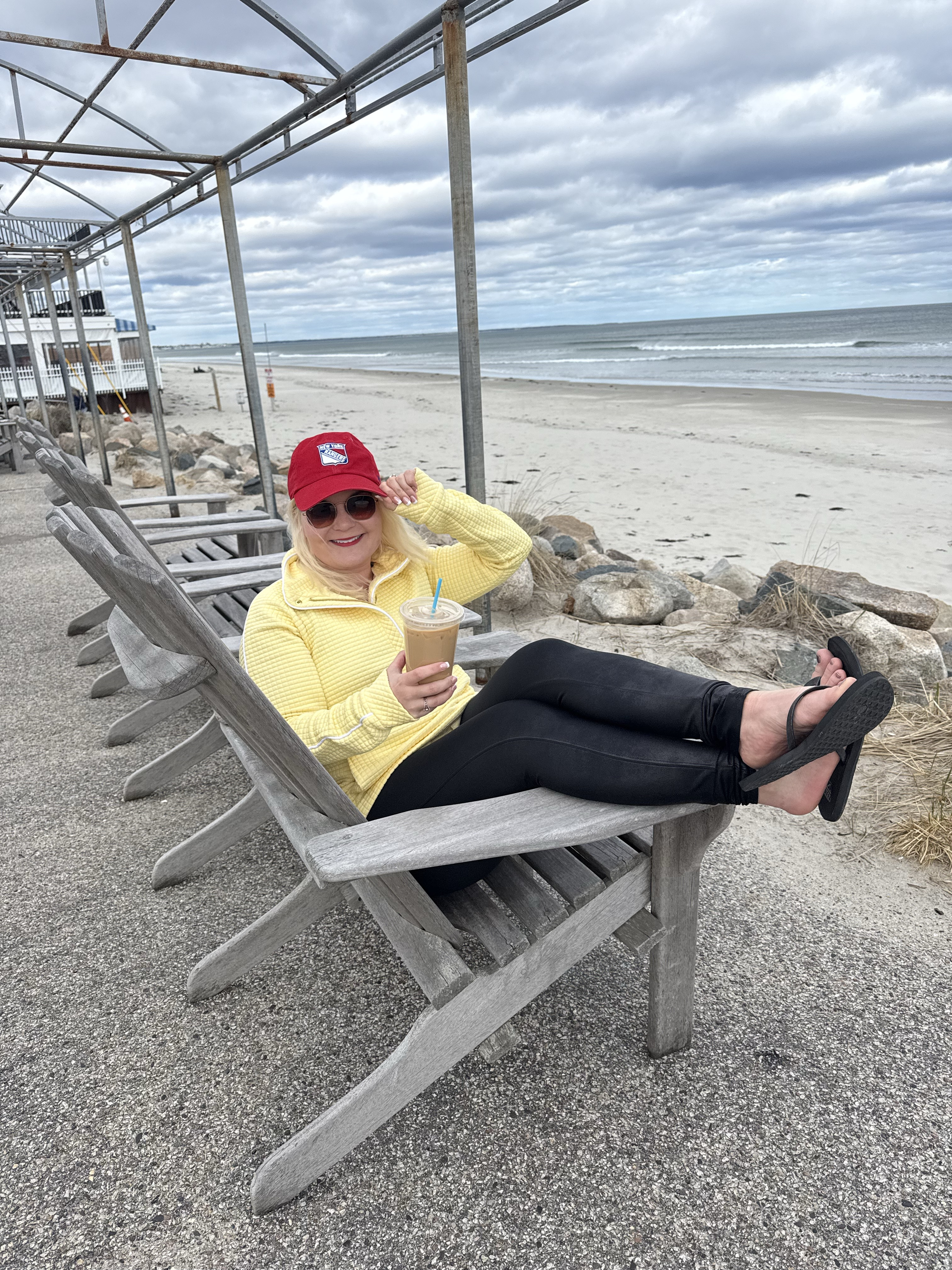 My favorite comfies: a dudley, spanx leggings, and a ball cap. 

#LTKStyleTip #LTKActive #LTKPetite