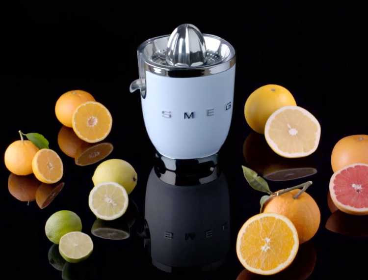 SMEG Citrus Juicer | Williams-Sonoma