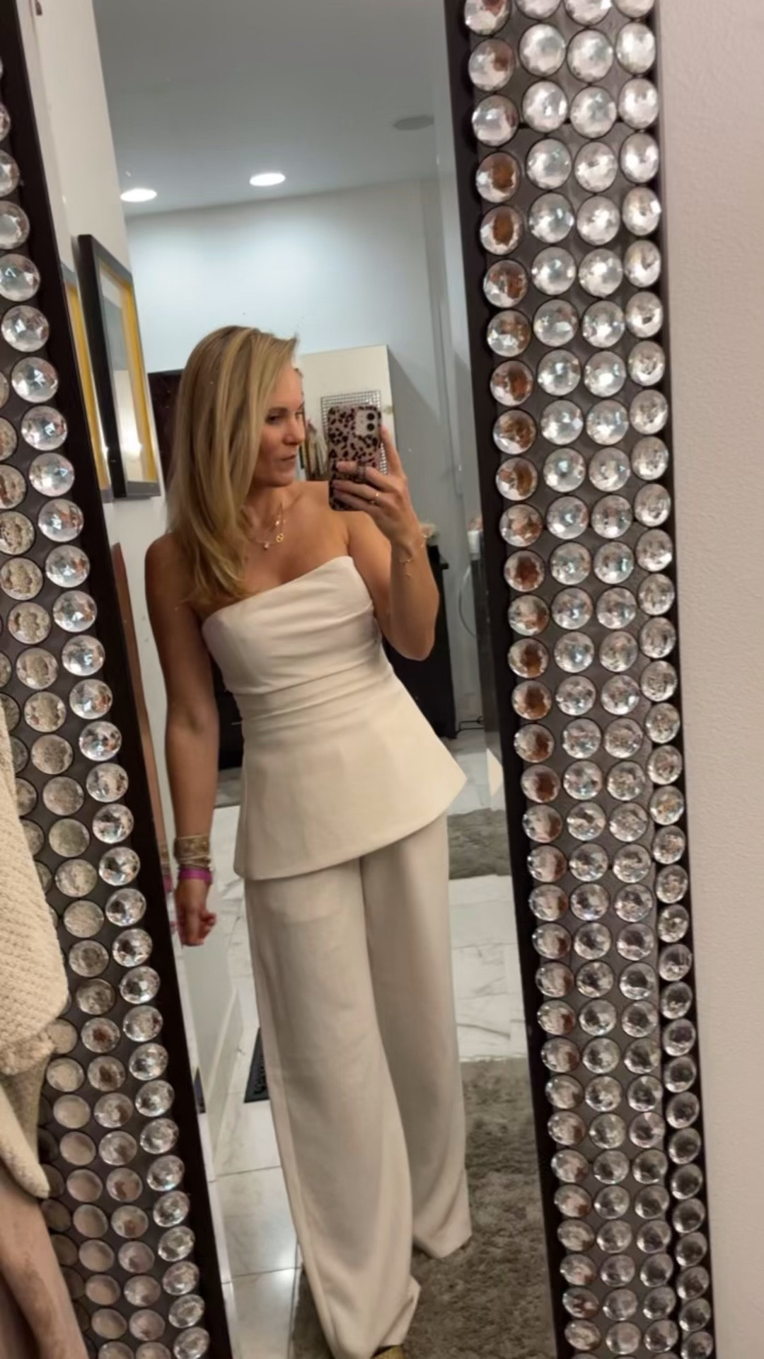 All part of the Aritzia clientele sale this color is white Birch. I absolutely love this look and it’s so stunning on. ￼

#LTKgrwm #LTKWorkwear #LTKPetite