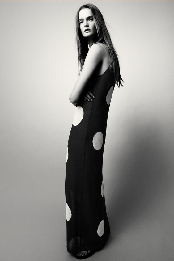 Round neck sleeveless dress. | Zara US