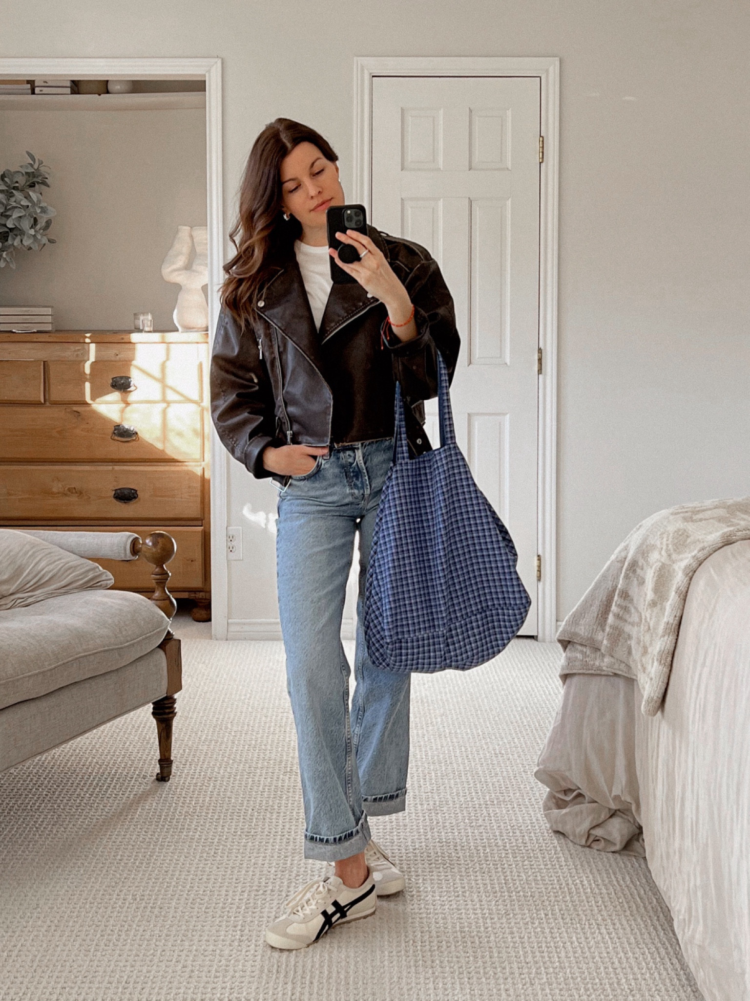 Gorgeous brown/black wash on this H&M Moto jacket and it’s under $80! Wearing a Small.

#LTKsalealert #LTKfindsunder100 #LTKSpringSale