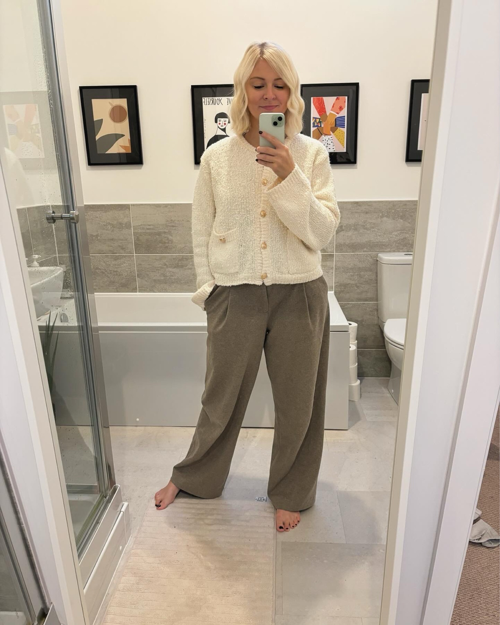 Today has been one of those days I wanted to be perfect (kids, elf on the shelf, Christmas etc) but it has been a nightmare! Thankfully this outfit is making me feel better! #ltkgift

#LTKstyletip #LTKGiftGuide #LTKSeasonal