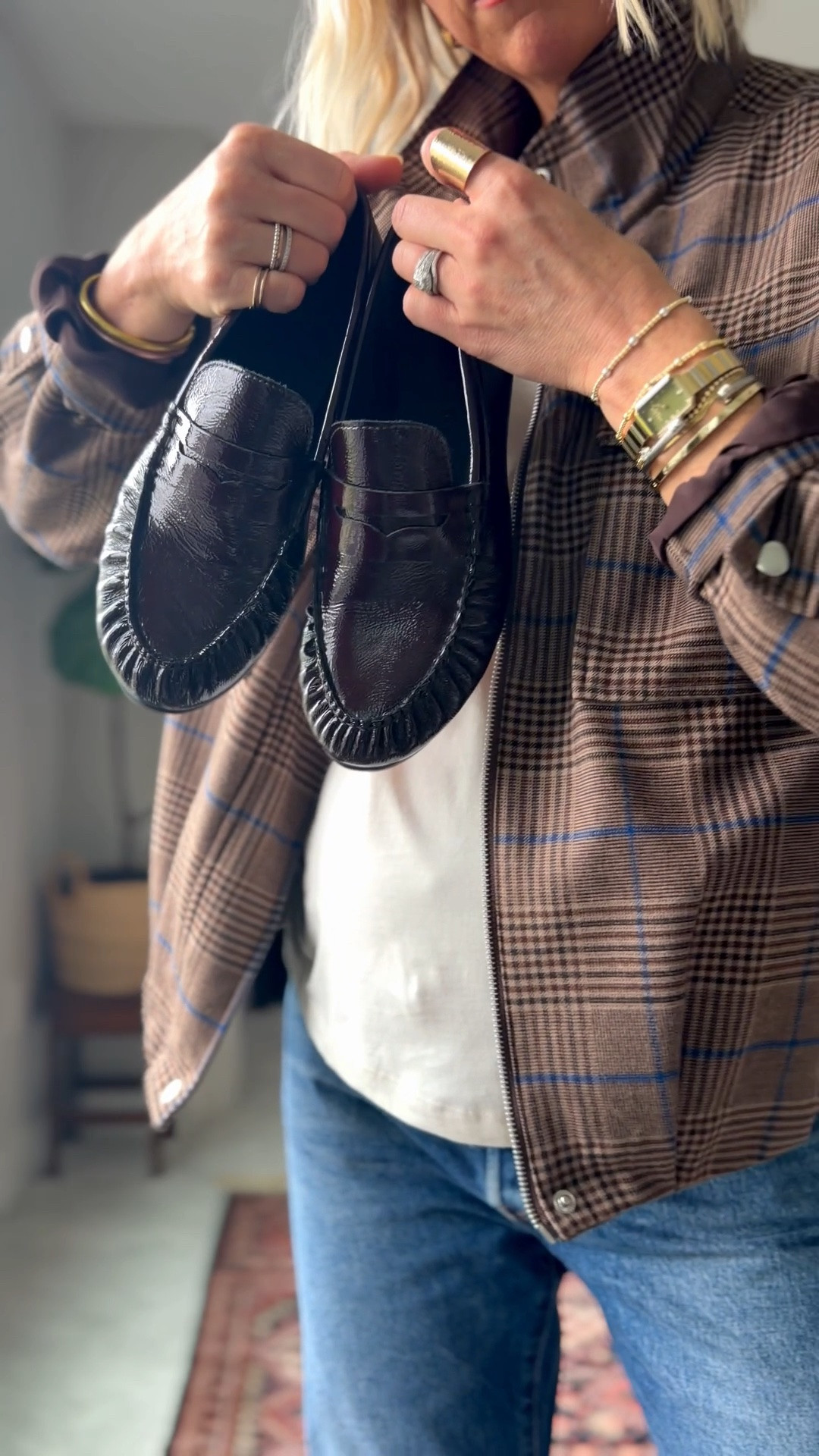 The perfect jacket for fall! This plaid outfit maker brings the polish to a basic white tea and jeans. It fits true to size. ￼

#LTKOver40 #LTKgrwm #LTKSeasonal