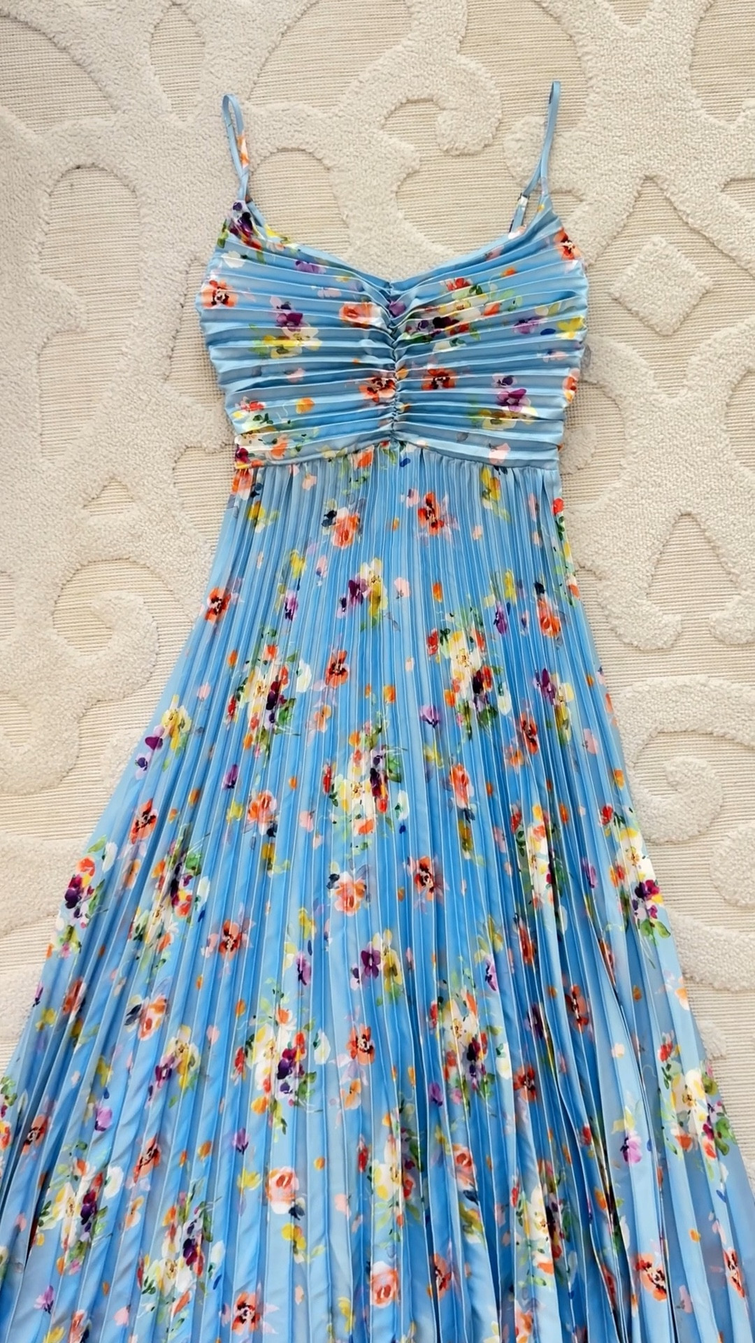 This is such a gorgeous dress! Perfect for Mother’s Day or a Spring/Summer wedding guest dress!

The length is long on petites but should be simple to take up the hem. So flowy!

#LTKootd #LTKMothersDay #LTKPetite