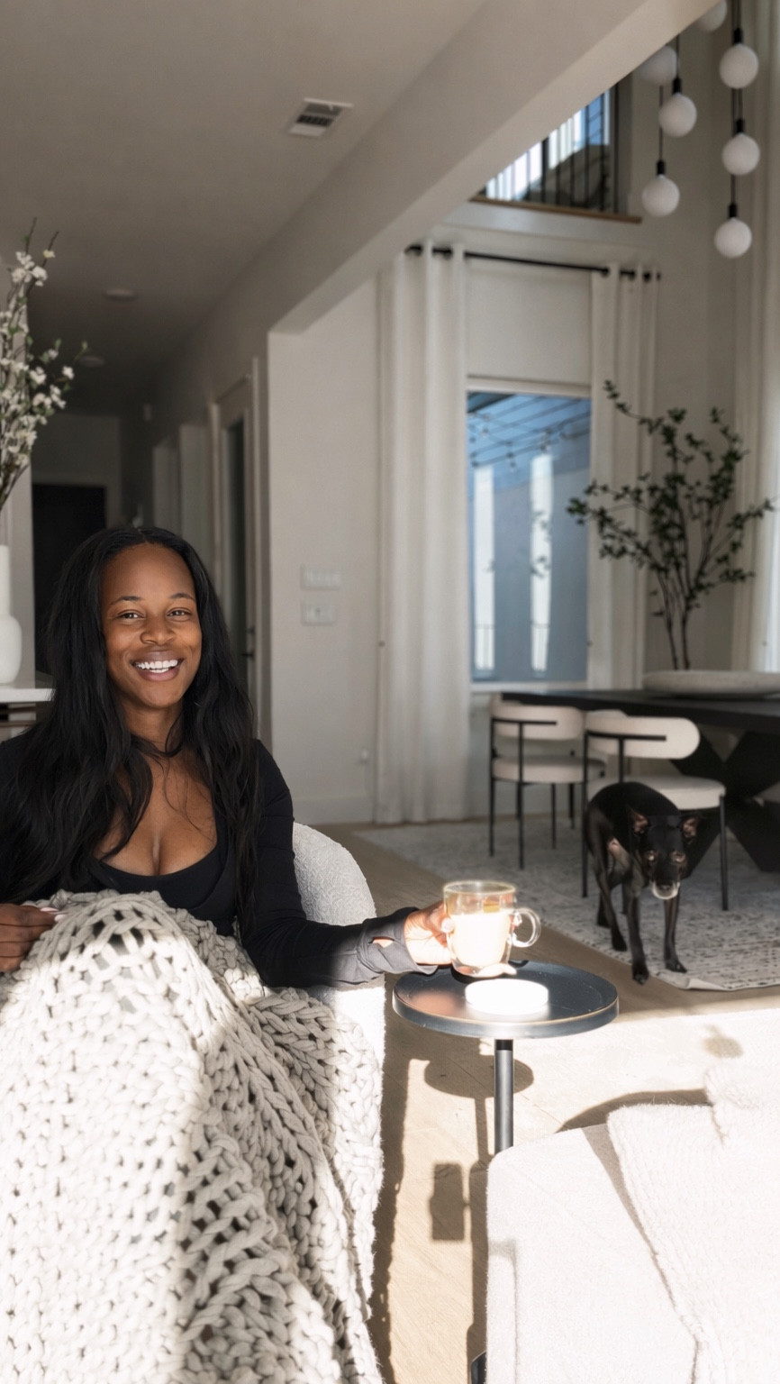 Obsessing over double wall glass coffee mugs lately. Pro tip: not all glass mugs are created equal. Go double wall for insulation and that cool-to-the-touch finish.

Everything is linked on my LTK for easy shopping 🖤

#coffee #kitchenmusthaves #modernhome #homedecor #ltkhome

#LTKgrwm #LTKvlog #LTKdayinmylife