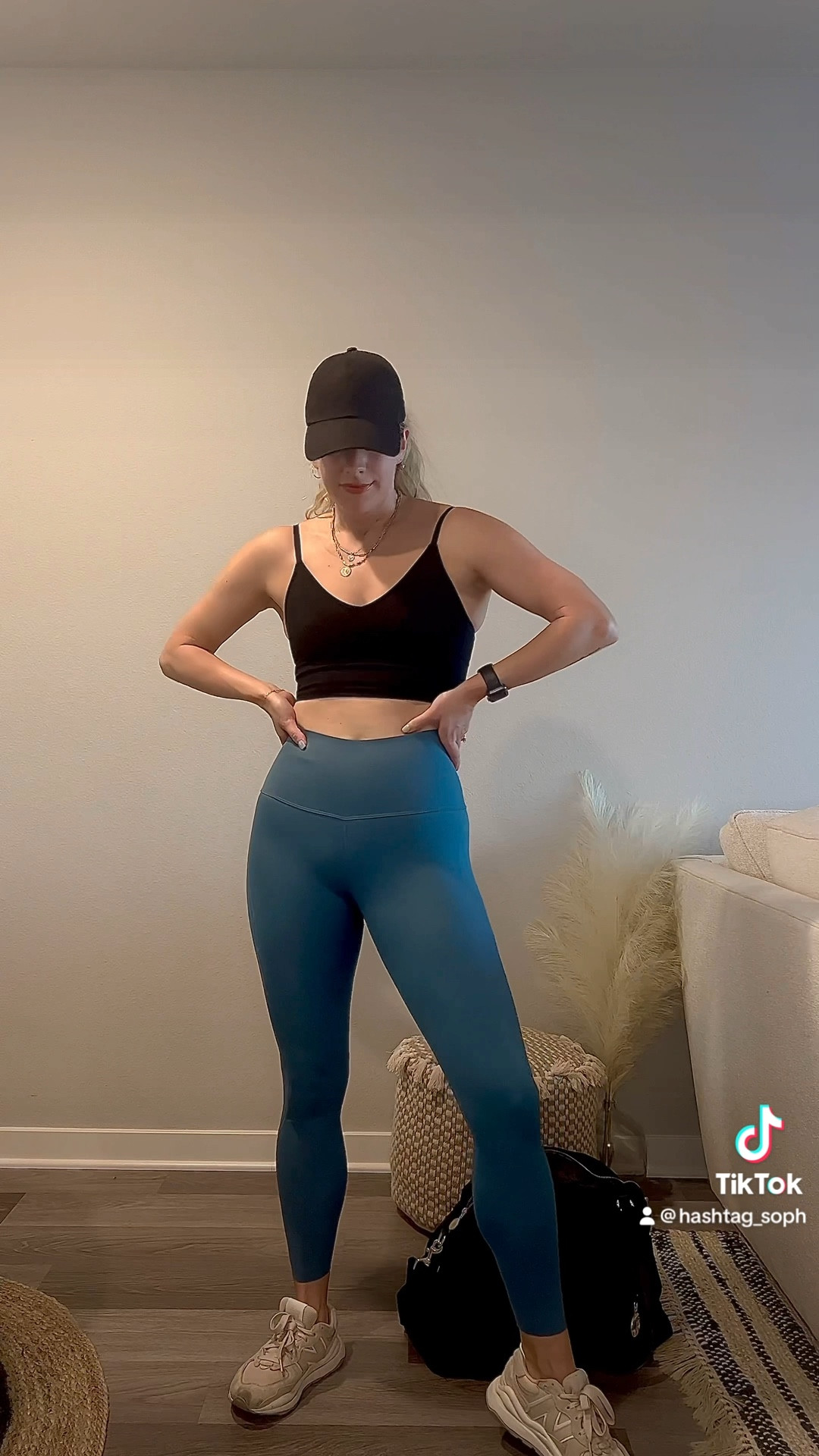KNIX TRENDY WORKOUT OUTFIT HAUL

wearing 
small in leggings- blue (HiTouch) / dahlia (Stashable)
small in tank
med in sweatshirt (extra comfy)
TTS

leggings, squat proof leggings, butter soft leggings, workout leggings, black bra top, black crop, gym style, comfy casual

#LTKunder100 #LTKFind #LTKfitness
