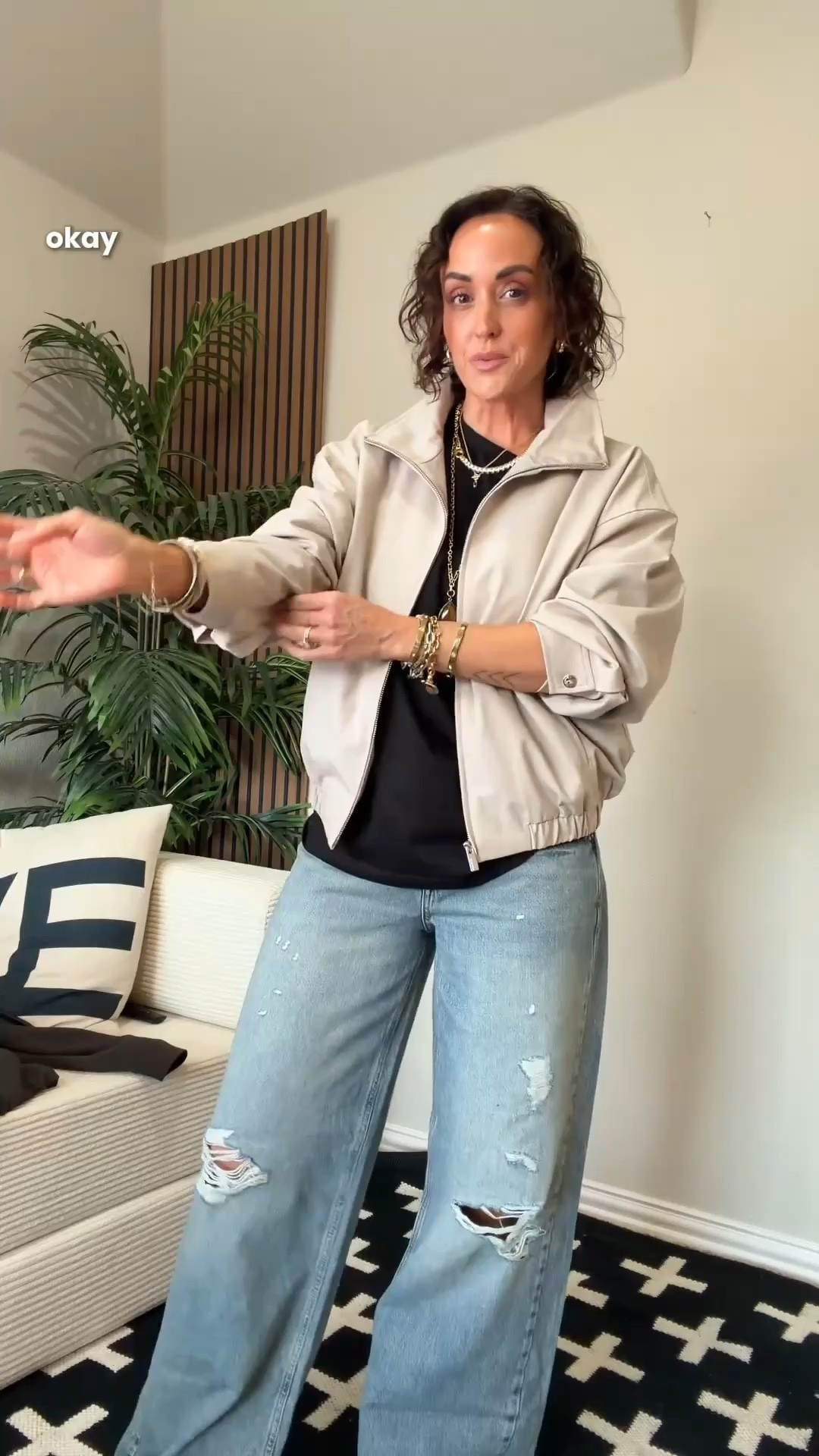 I went to Aritzia to make a return… and somehow left with new clothes. 😂🤍

The return was successful, the shopping trip was even more successful. Sharing the pieces I couldn’t leave without—everything is linked on my LTK if you want to shop the finds! 🛍️✨

#Aritzia #AritziaStyle #AritziaHaul #LTKStyle #LTKFashion #FashionFinds #OutfitInspo #WardrobeRefresh #EverydayStyle