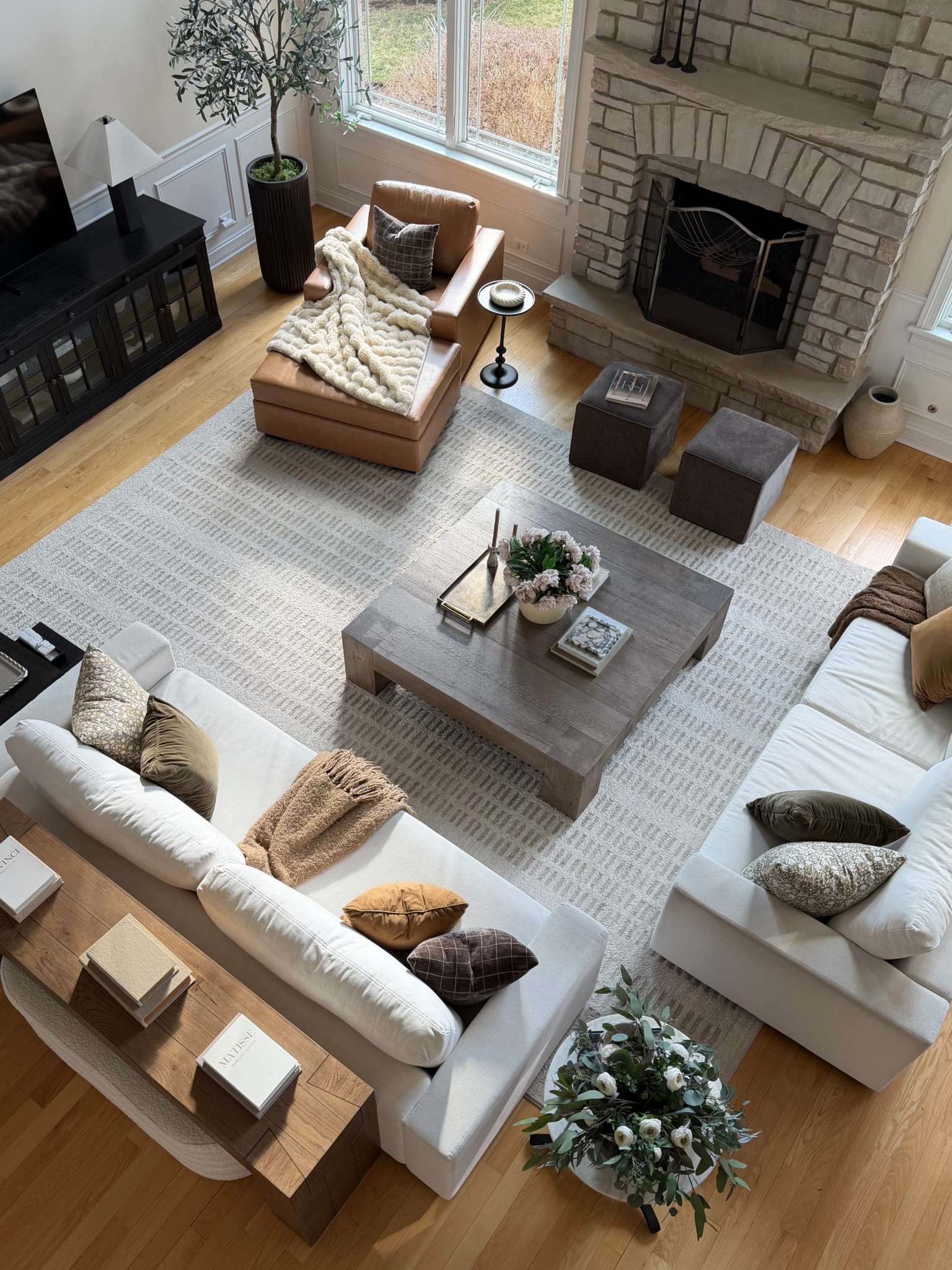 This is one of the pieces I get asked about the most 🤍
And for good reason.

Linking it here on LTK.

#LTKHome #LTKSaleAlert