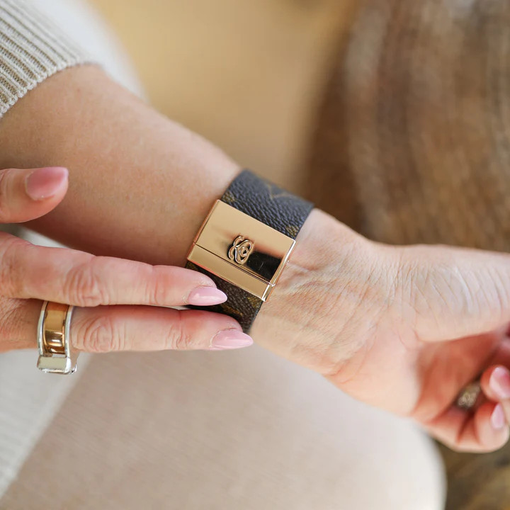 New buckles | Sparkl