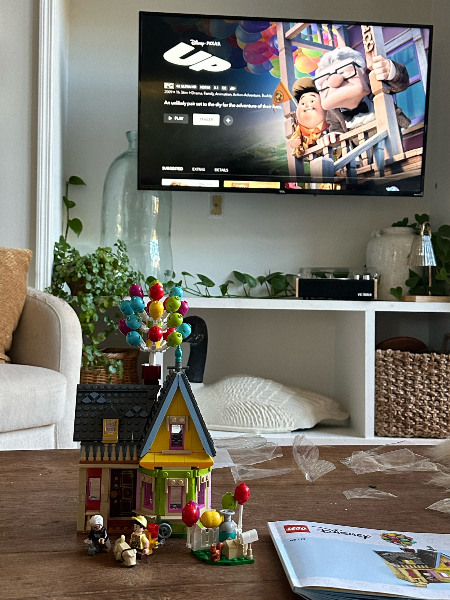 Up Lego set! Date night idea - order this Lego set and put it together while watch the movie on Disney plus!  🎈🏠