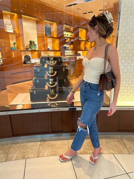 Shopping ootd in Miami, Florida! Wearing a size small in my top and size 26 in my jeans - I am wearing a size 10 in my heels! 

#ootd #shoppingootd #florida #miami #miamiflorida #abercrombie #abercrombieandfitch #tonybianco #revolve #travel #shopping

#LTKU #LTKstyletip #LTKshoecrush