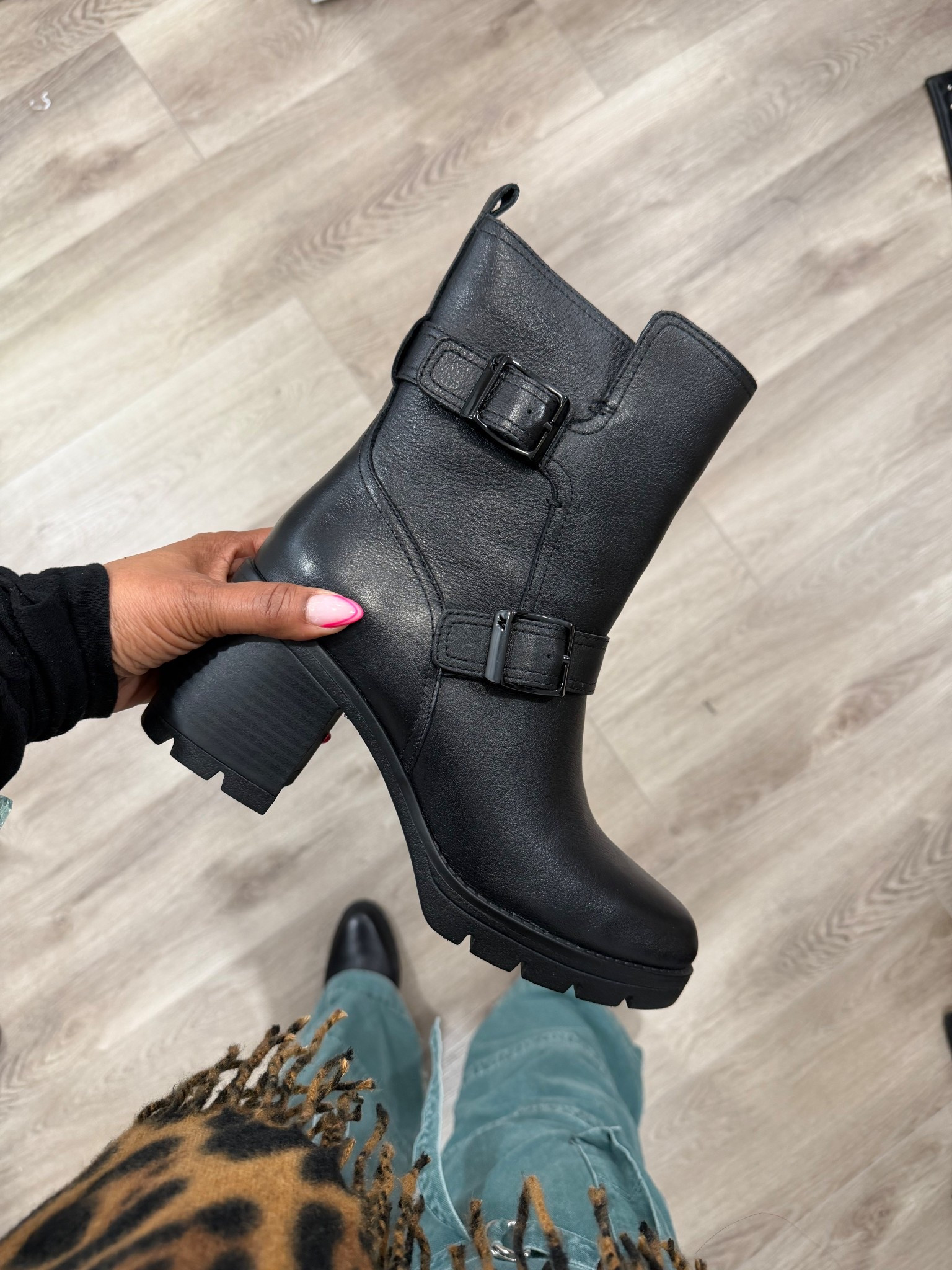 I finally found the PERFECT black winter boot! 🔥 (runs snug, I sized up 1/2 size) On sale now! 

#LTKFindsUnder100 #LTKSaleAlert #LTKMidsize