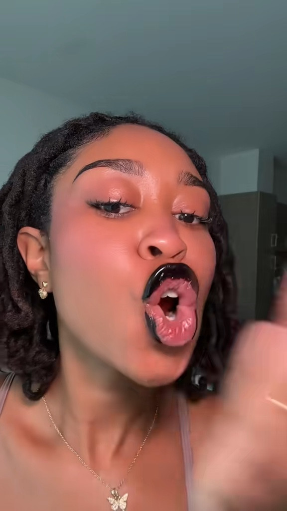 Lip stayn that lasts ALL DAY no reapplying no smudging #beautyrecomendations #lipcombo #liplinerstain 