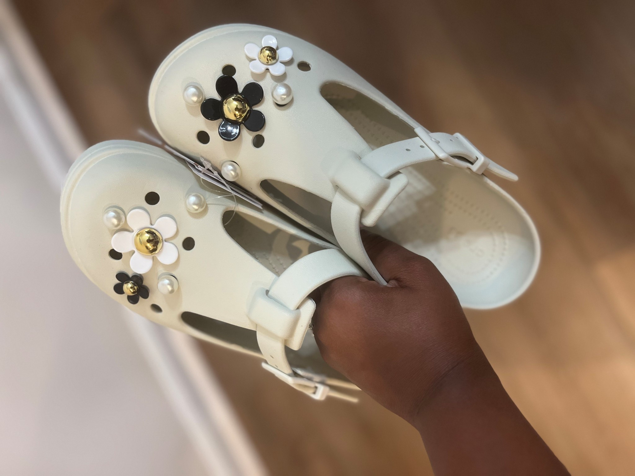 Classic Mary Jane Crocs with Pearl Croc Charms

#LTKShoeCrush #LTKStyleTip #LTKFindsUnder50