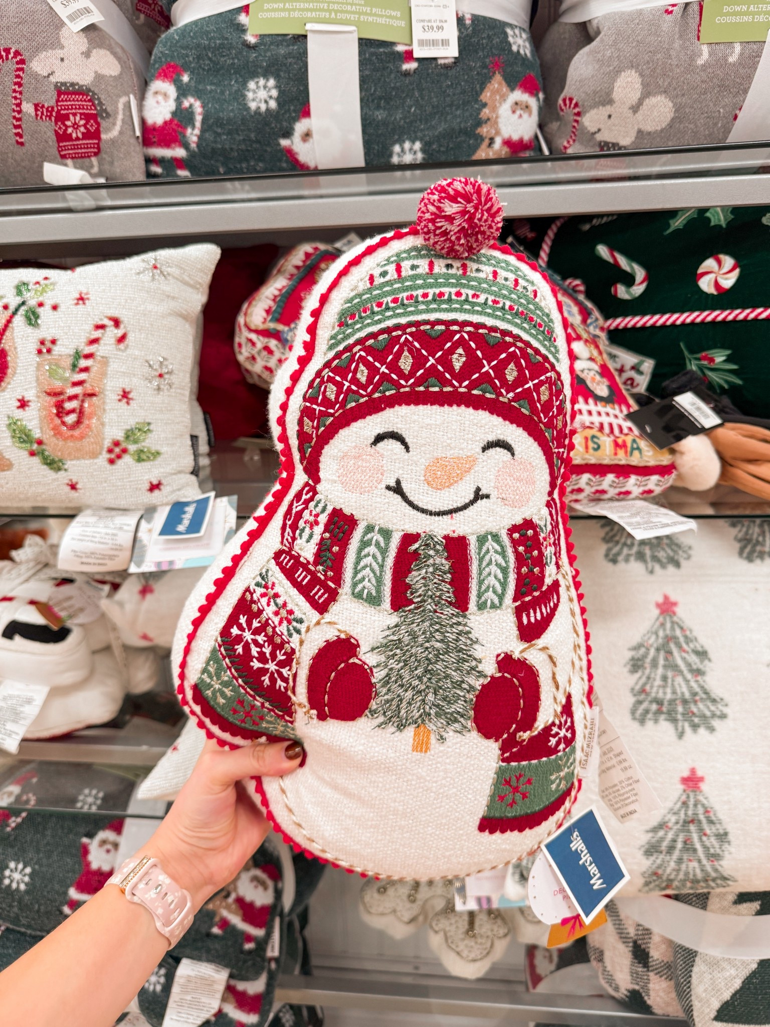 Such a cute snowman pillow from TJ Maxx!! ☃️❤️🎄 linked exact and similar!

#LTKdayinmylife #LTKHome #LTKHoliday