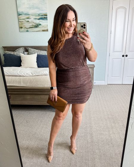 Evereve Holiday Dress

Dress size up if in-between, runs short // pumps size up 

Fall outfit | fall fashion | curve style | midsize fashion | size large

#LTKcurves #LTKSeasonal #LTKHoliday