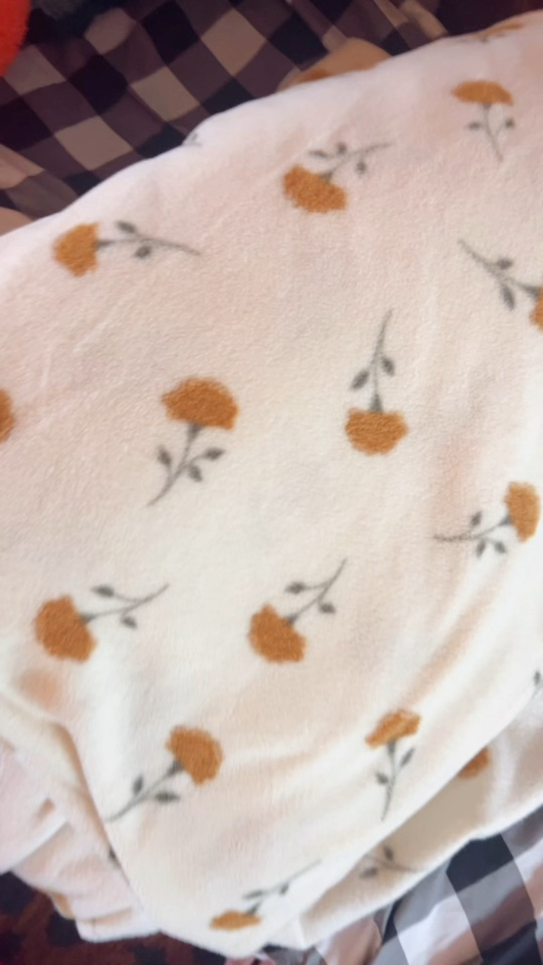 These fleece sheets are amazing! The BEST Memaw find yet! 

#LTKGiftGuide #LTKHome