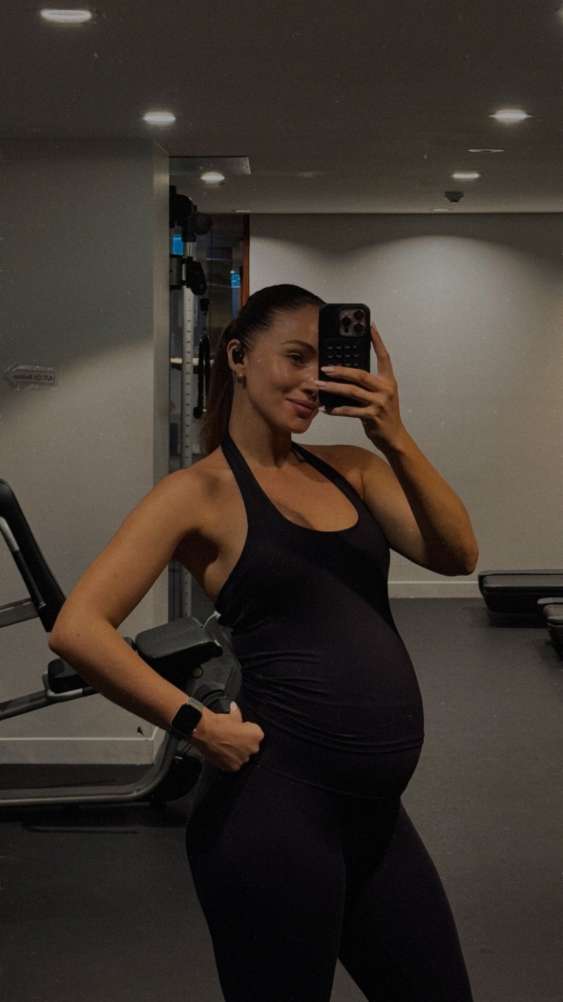 This halter & these tights are my go-to for workouts right now #28weekspregnant

#LTKmaternity #LTKaustralia #LTKsummer