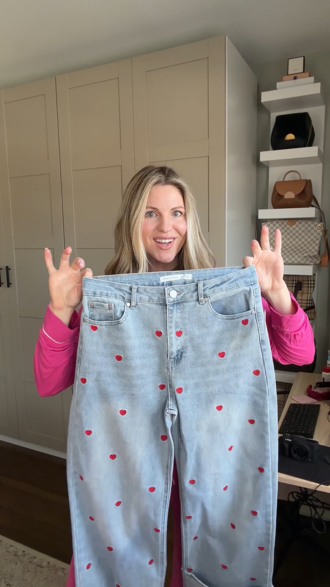 
Galentine’s is calling 💃🏼

#galentinesday #galentines #valentines #valentinesoutfit #momstyle #momoutfit #vablogger #alexandriava 

#LTKValentine #LTKgrwm #LTKdayinmylife