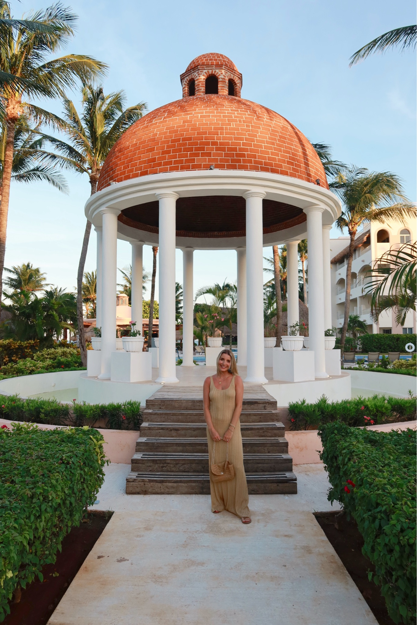 can’t link the dress (this one is from na-kd) but I linked similar.



#LTKTravel #LTKFindsUnder100 #LTKStyleTip