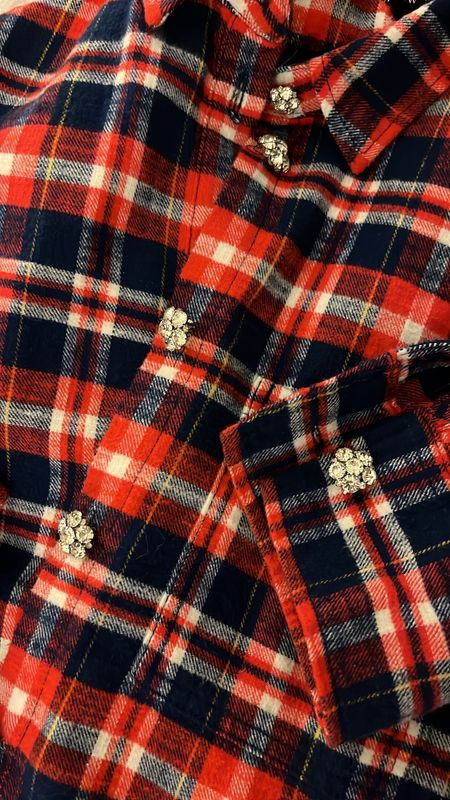 I swapped out the buttons to make this flannel more interesting! It’s on cyber sale for $39 now! And I’ve linked very similar buttons 🙌

#LTKCyberWeek #LTKfindsunder50 #LTKstyletip
