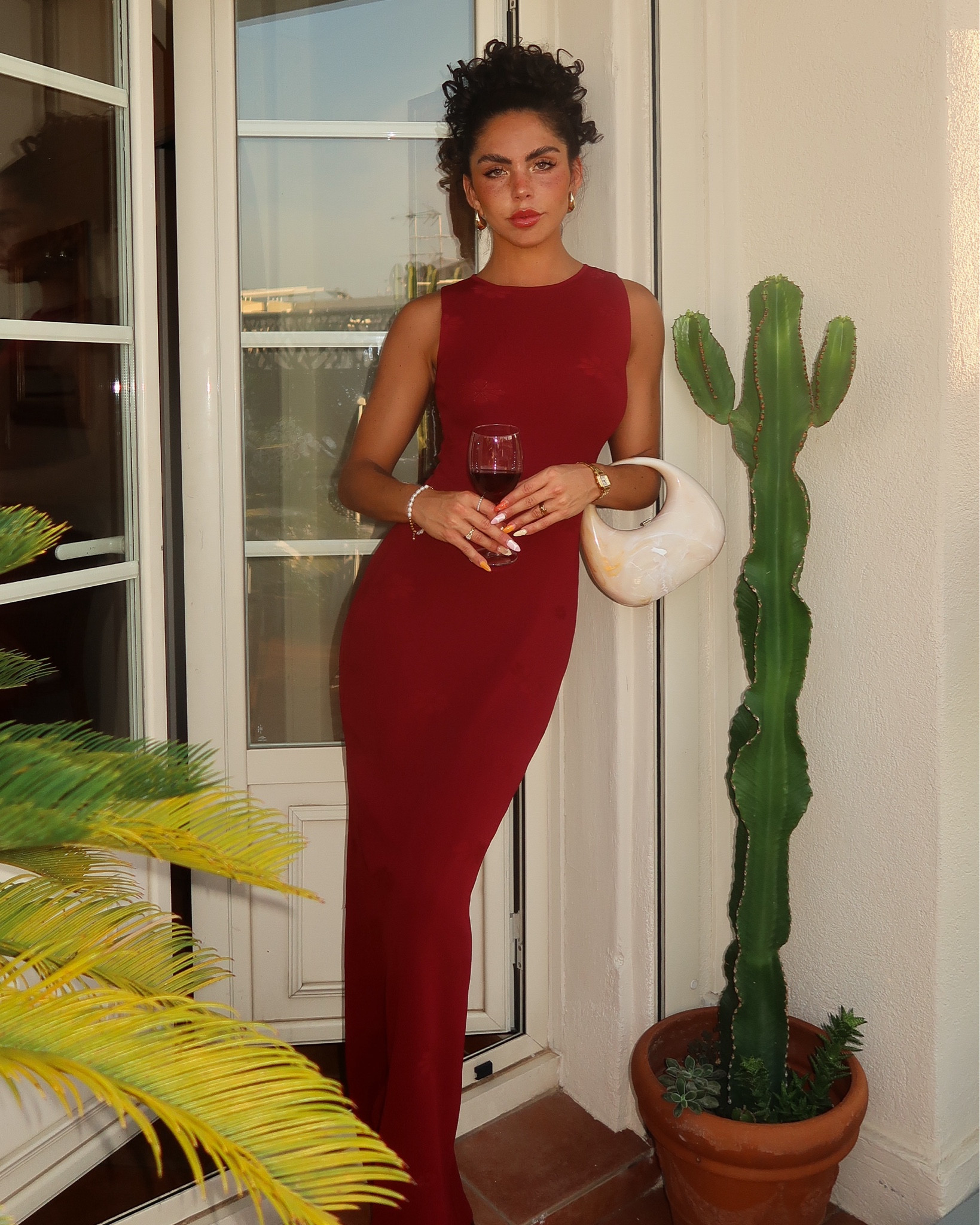 I couldn’t be more in love with the Holly Knit Maxi Dress in Red ❤️. The neckline & floral stitching give it such an elegant & classy feel, perfect for a  sunset dinner or an evening out!



#LTKStyleTip #LTKFindsUnder100 #LTKNYFW