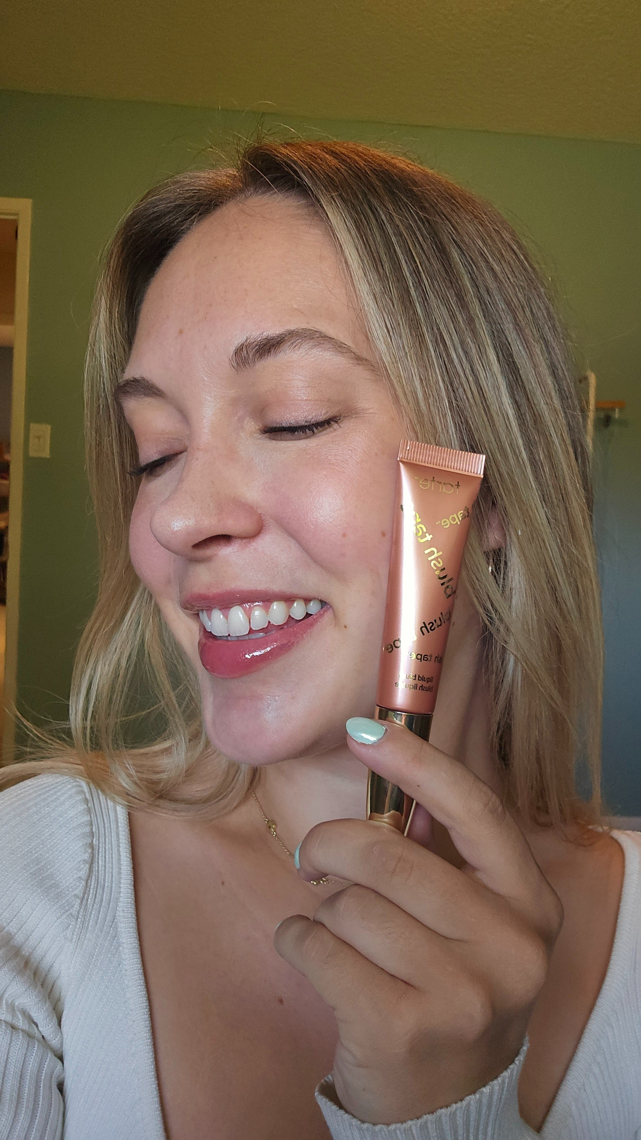 trying out tarte blush tape. peach is a perfect color to give a natural glow and shine—I blend it out with a brush! 

#LTKBeauty #LTKFindsUnder50 #LTKStyleTip