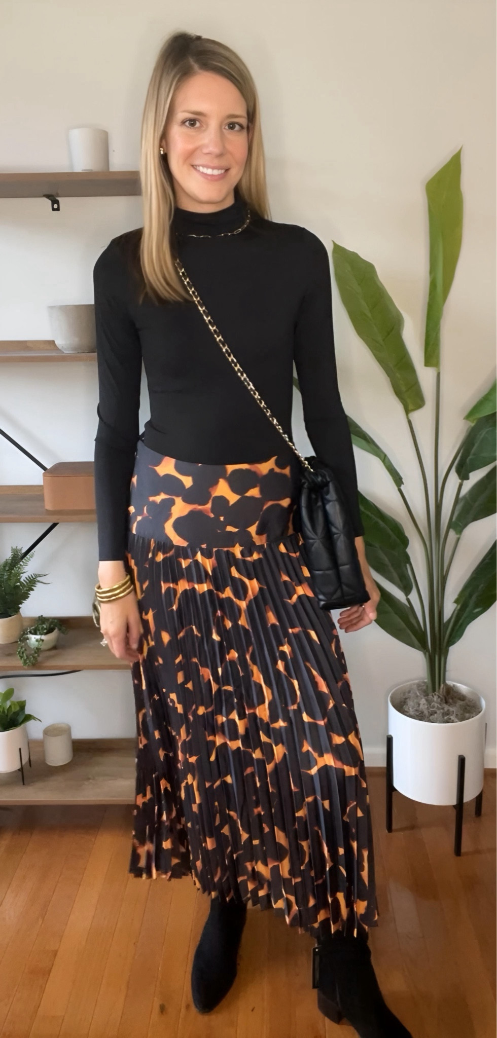 How amazing is this tortoise print skirt?! It has a drop waist that is super flattering and how fun is it for this fall season?! I’m in love! ❤️ And it’s 30% off! 


#affordablefinds #targetsale #sale #styleover30 #tops  #commissionablelink #styleinspiration #ltk #fall #tortoiseprint #skirt #ootd #outfitoftheday #targetstyle #targetfashion #targetpartner

#LTKSaleAlert #LTKFindsUnder50