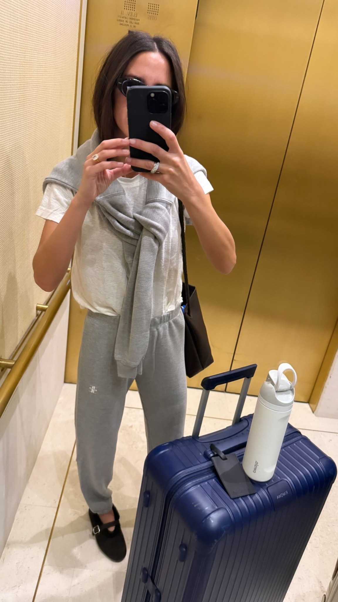 Travel outfit is Eterne! 