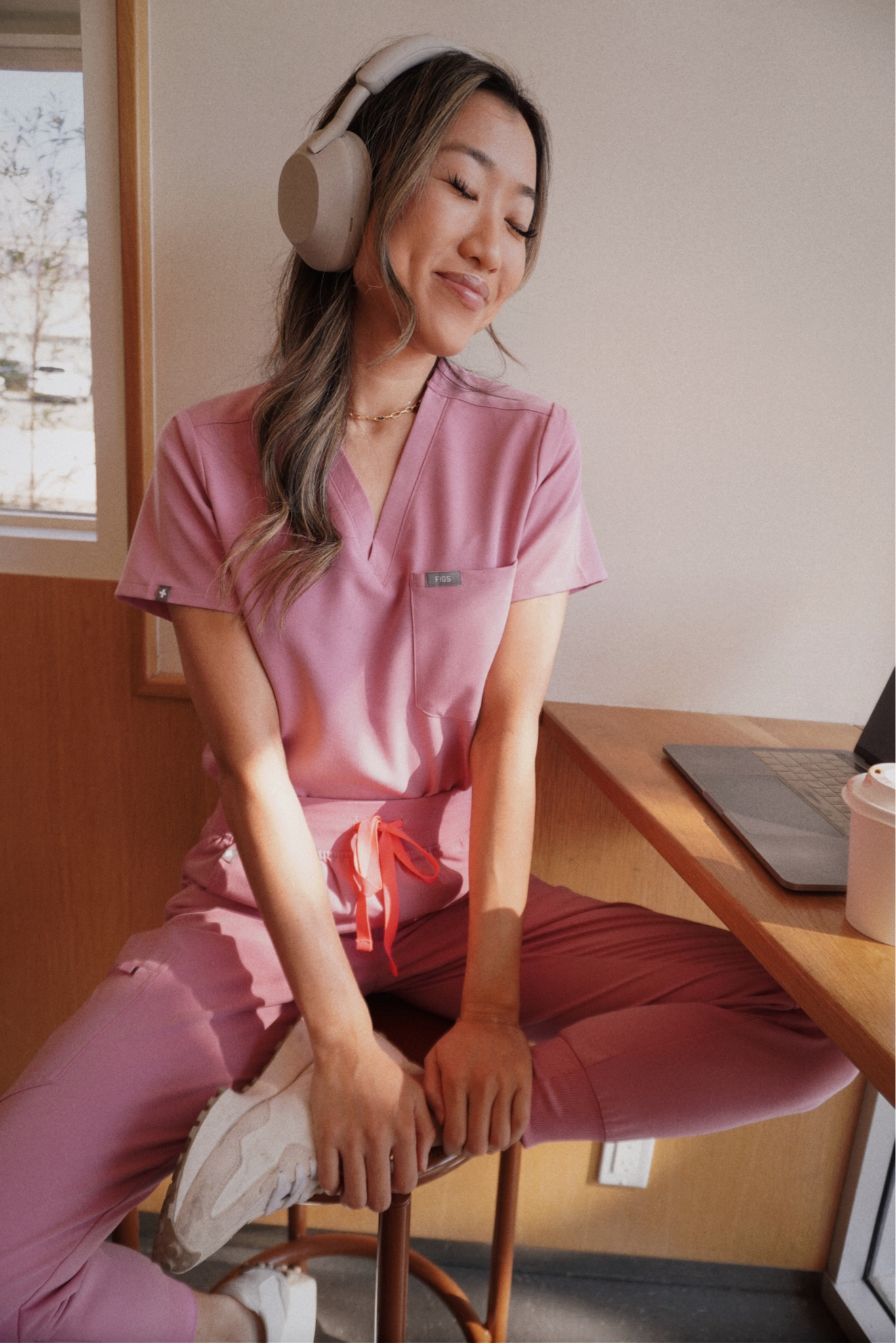 pretty in pink scrubs 🎀 #scrubs #healthcare  