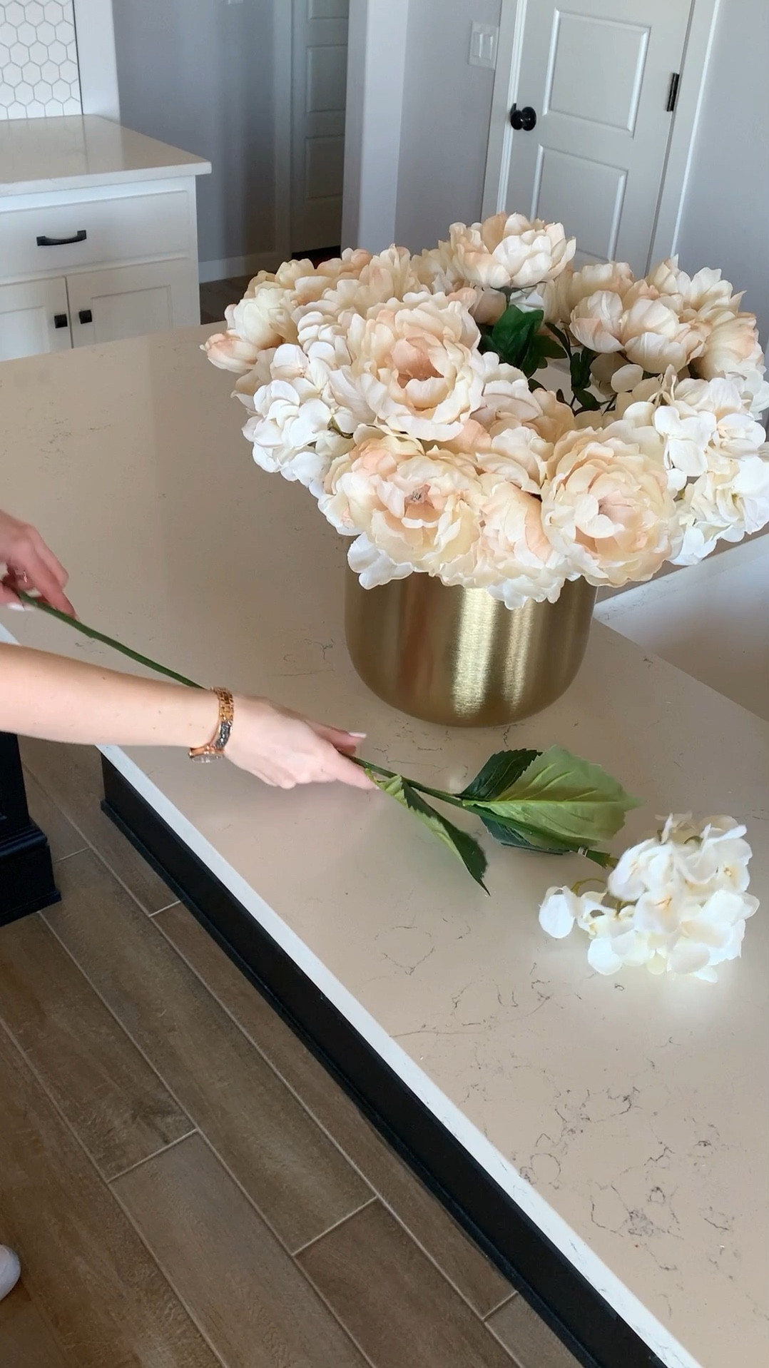 In my Spring Era - linking similar and exact items for this Spring kitchen styling 

Kitchen decor, gold planter, brass planter, faux flowers, faux peonies, faux hydrangeas 

#LTKstyletip #LTKSeasonal