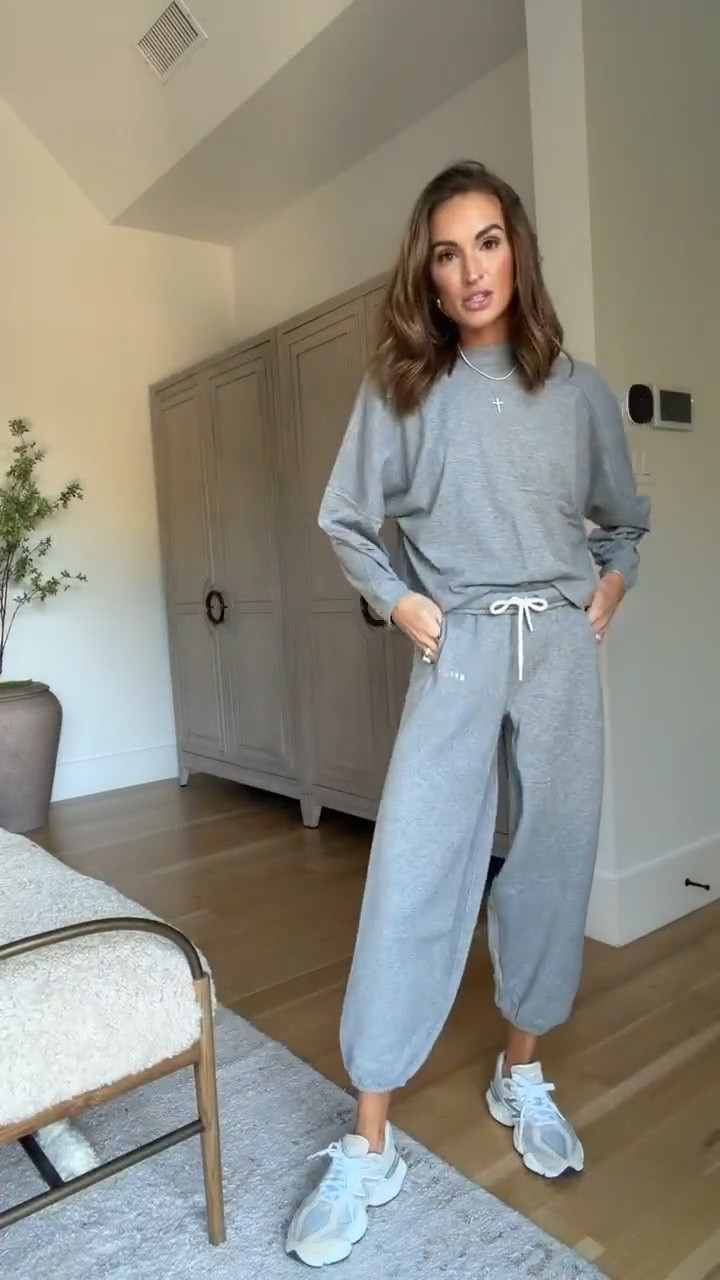 have these joggers in three colors now and wear them weekly! 🫶🏼 love the soft, lightweight material and how the fit is a little baggy withour looking too big / sloppy 💯 

#LTKSaleAlert