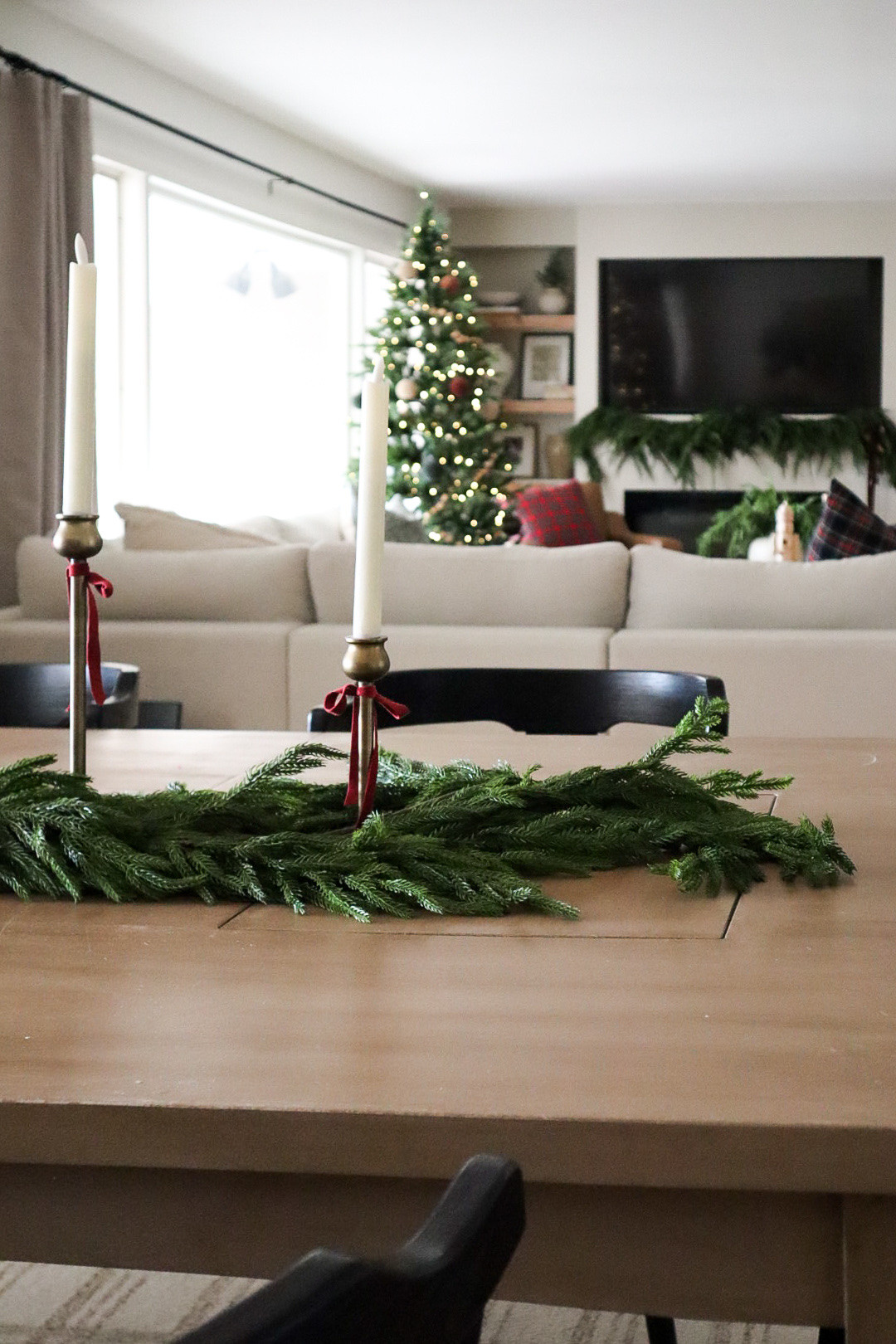 Christmas home inspo and an easy tablescape 

#LTKCyberWeek #LTKHoliday #LTKSeasonal