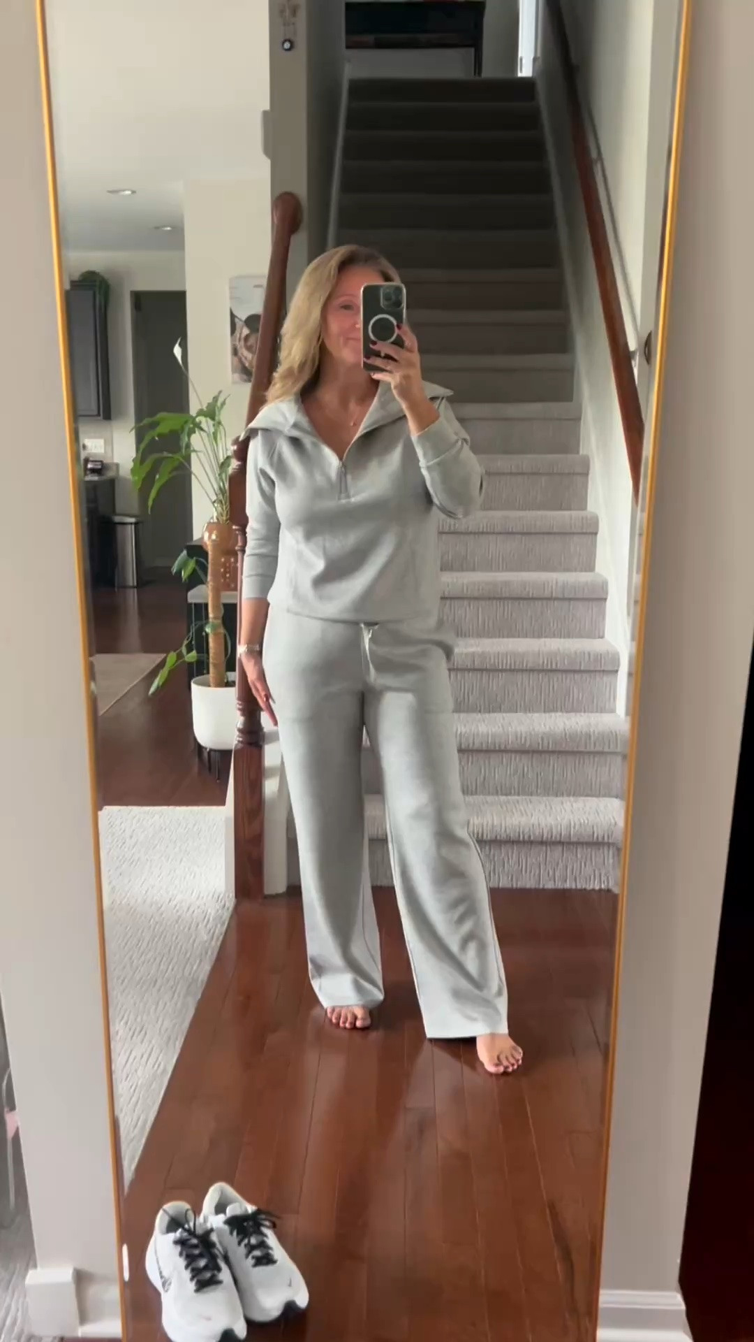 This set gives major luxury lounge energy. The collar detail and zip completely elevate it from basic sweatpants to an actual outfit. Linking it here so you can grab it before it sells out! 5’3” 145lbs wearing a size small

#LTKootd #LTKSeasonal #LTKmomlife