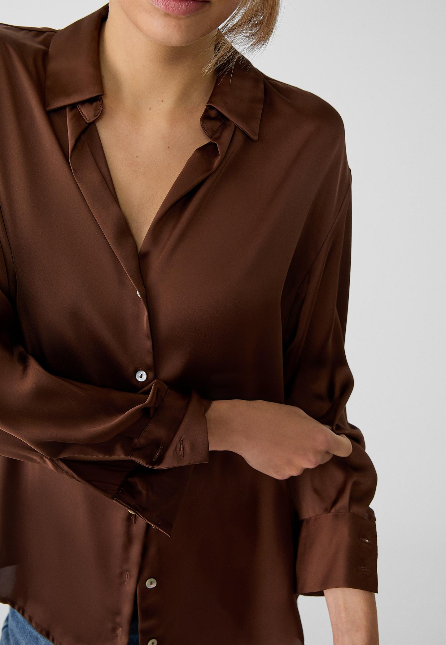 Satinbluse mit Reverskragen | Stradivarius DE