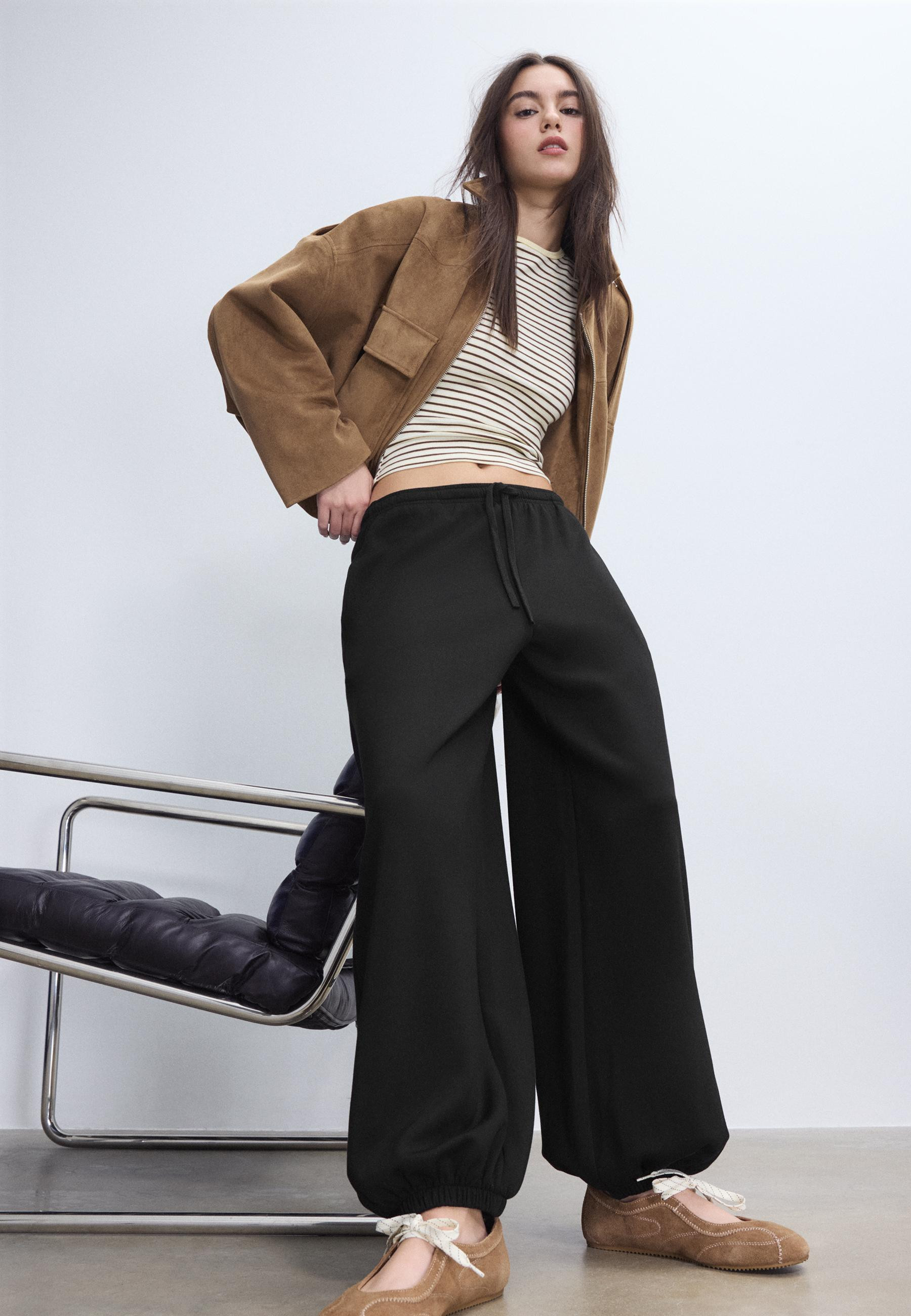 Pantalon jogger ballon doux au toucher - Jogging femme | Stradivarius France | Stradivarius (FR)