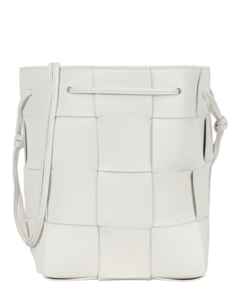 Women's Bottega Veneta Small Cassette Bucket Bag in White | StockX