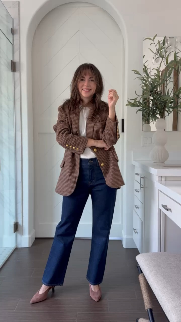 One of my favorite outfit looks! This blazer is so cute!


Winter fashion, winter outfit inspo, blazer outfits, womens workwear, mom style, elevated casual outfit, chic style

#LTKStyleTip #LTKSeasonal