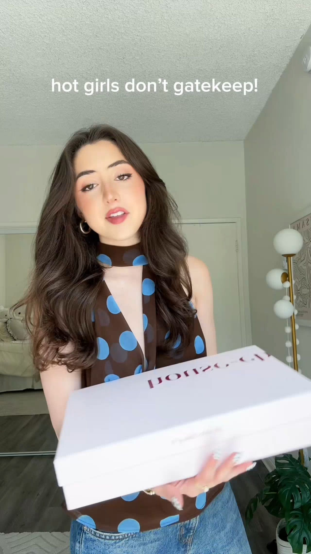 BANDAGE DRESSES ARE BACK BABYYY 

 