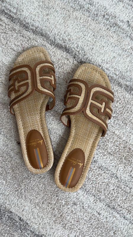 Sam Edelman sandals perfect for summer and on sale! 

#LTKSaleAlert #LTKShoeCrush #LTKVideo